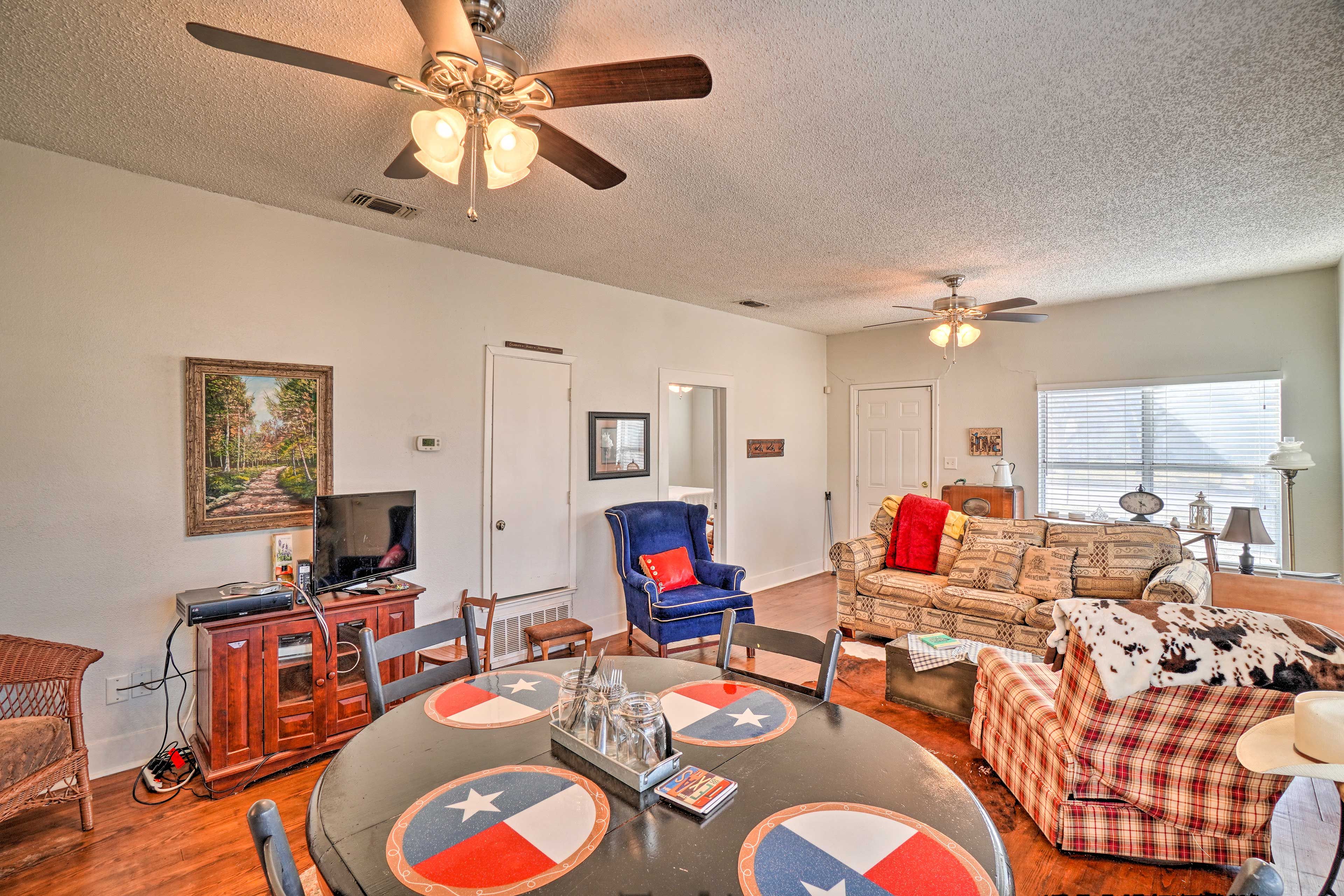 Living Room | Single-Story Home