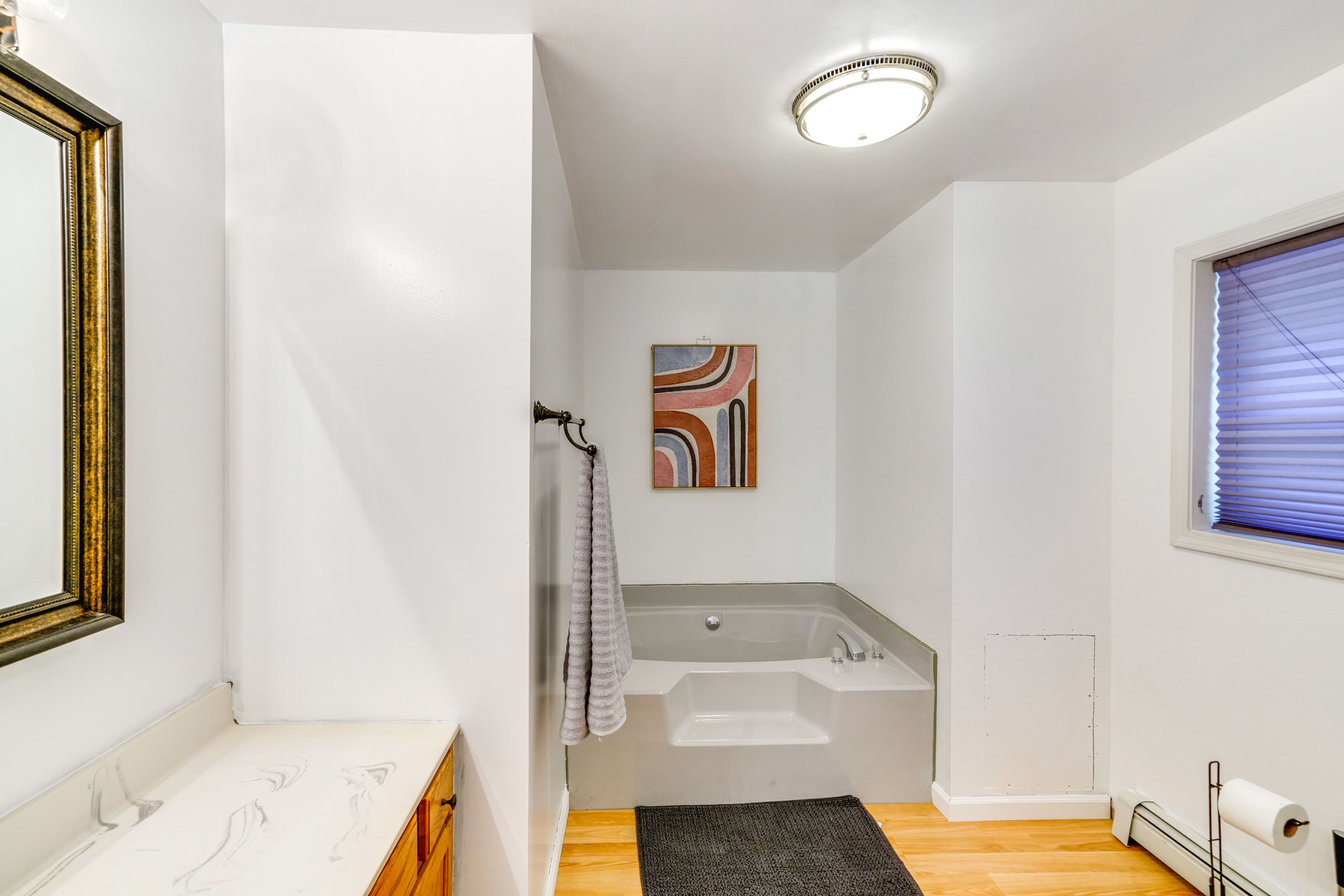 En-Suite Bathroom | Linens & Towels Provided