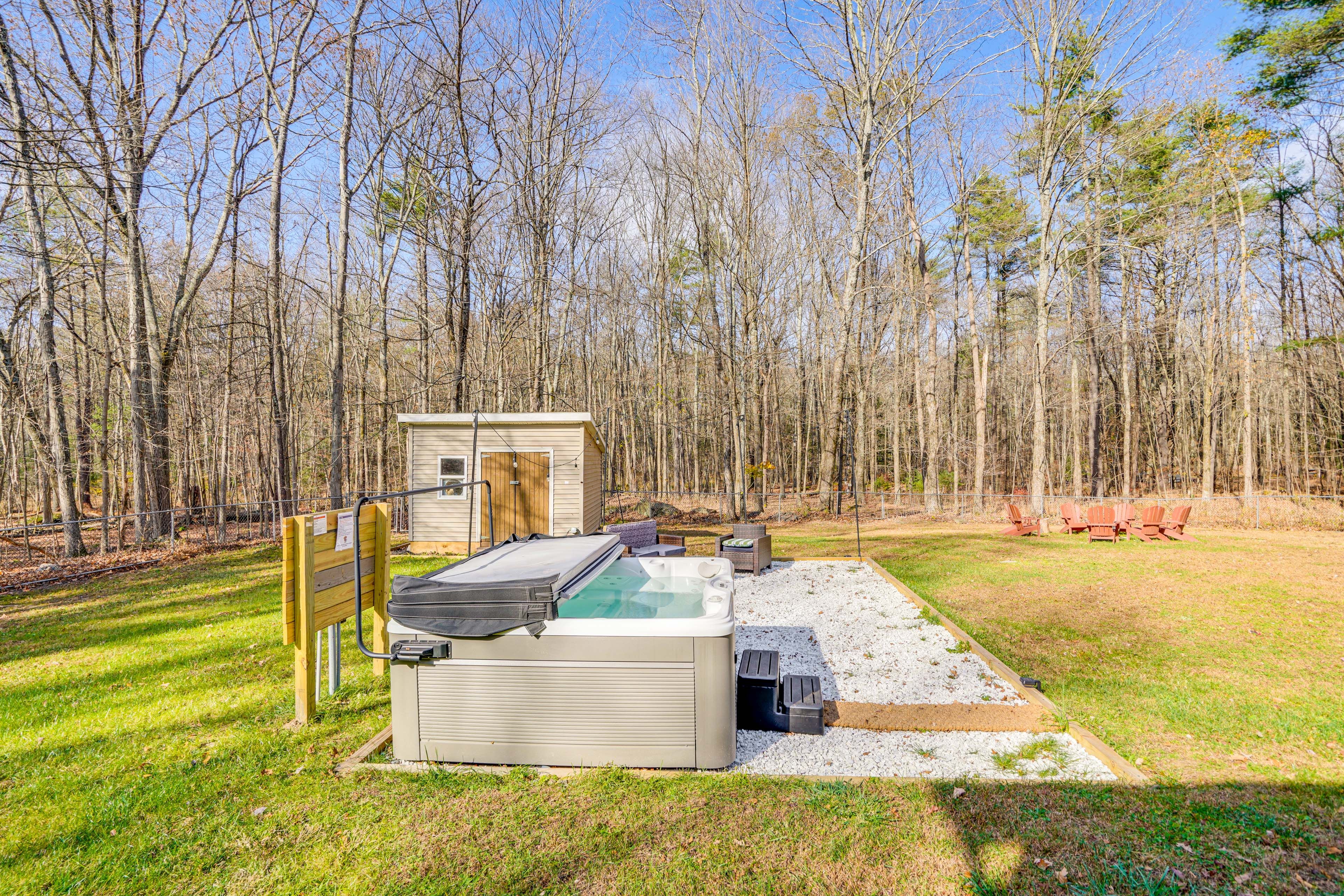 Backyard | Patio | Hot Tub | Lounge Area | String Lights