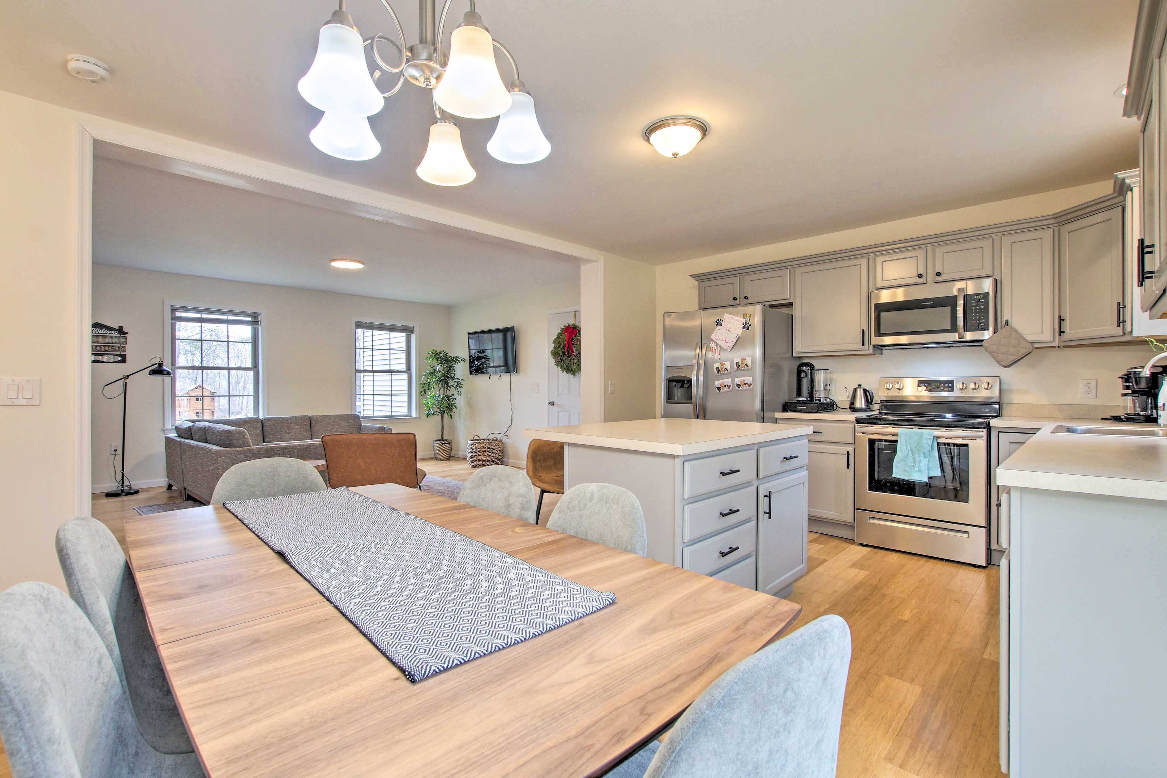 Kitchen & Dining Area | Seats Maximum Occupancy