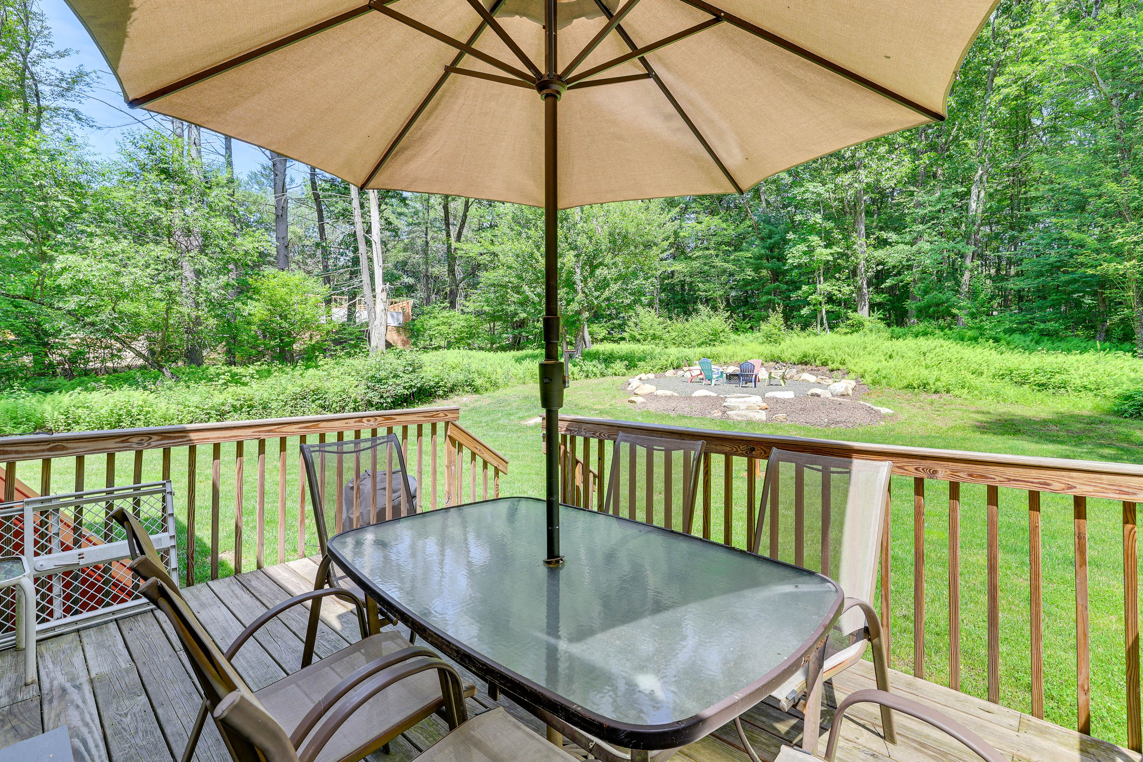 Deck | Outdoor Dining