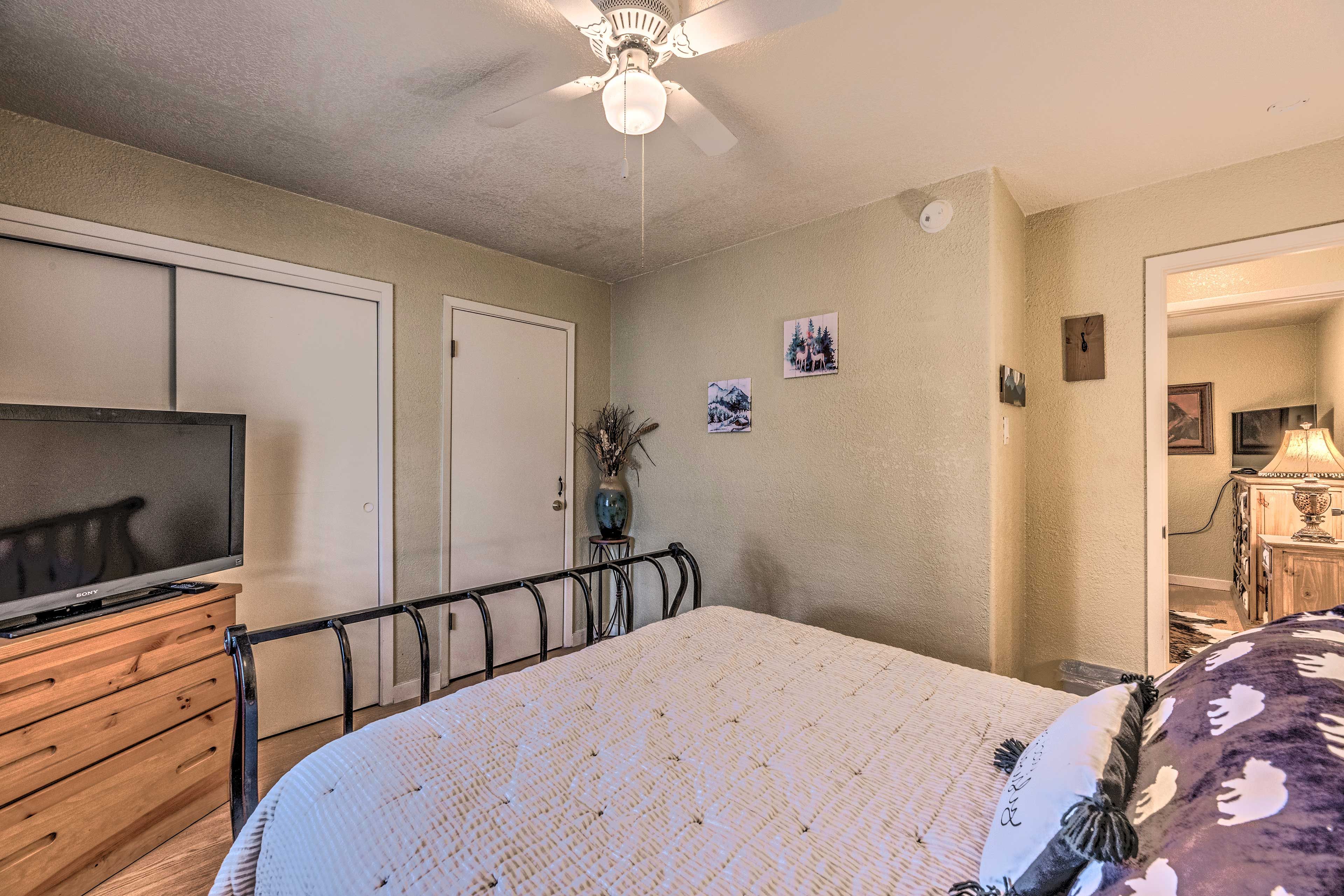 Bedroom 2 | Smart TV