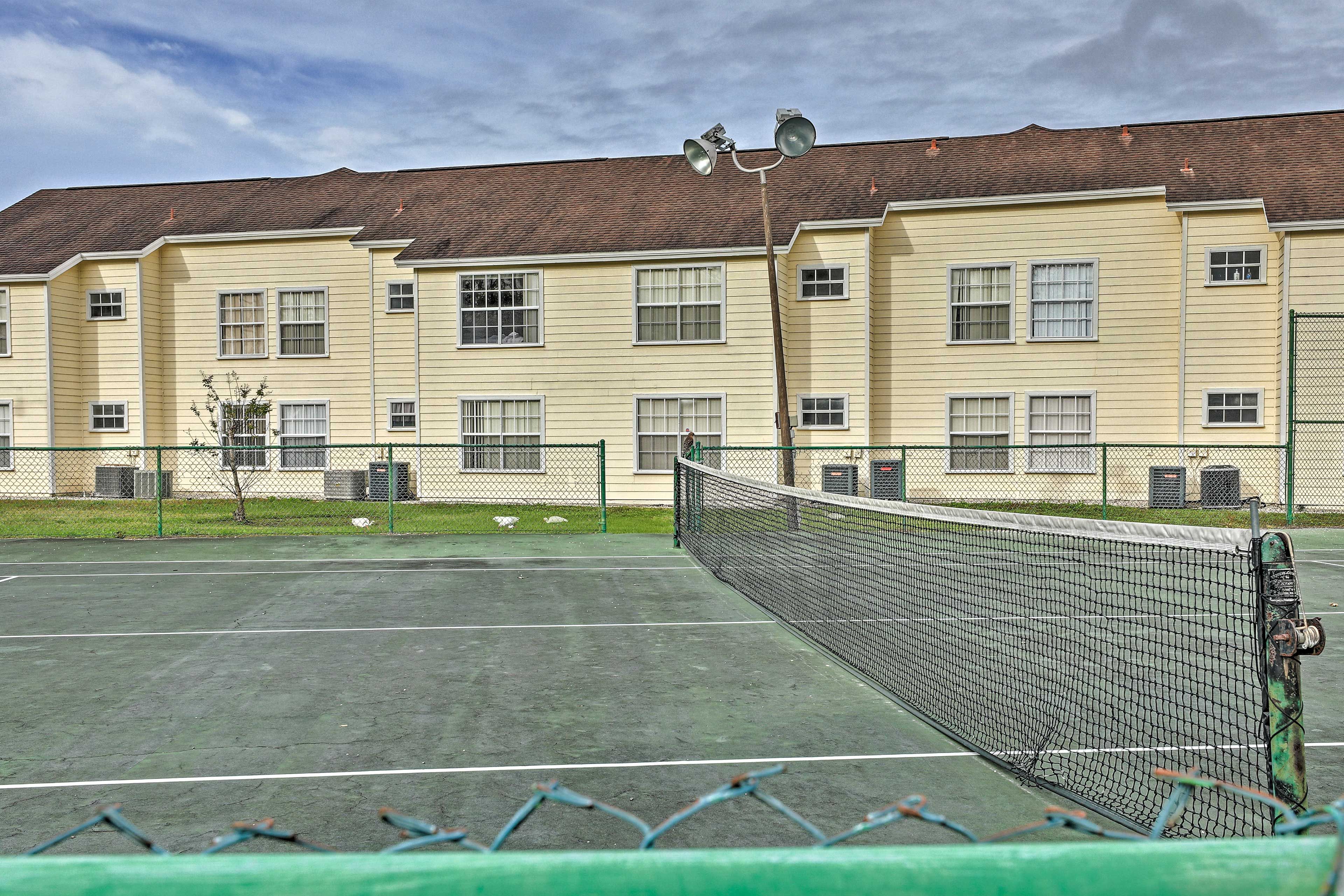 Laguna Bay Amenities