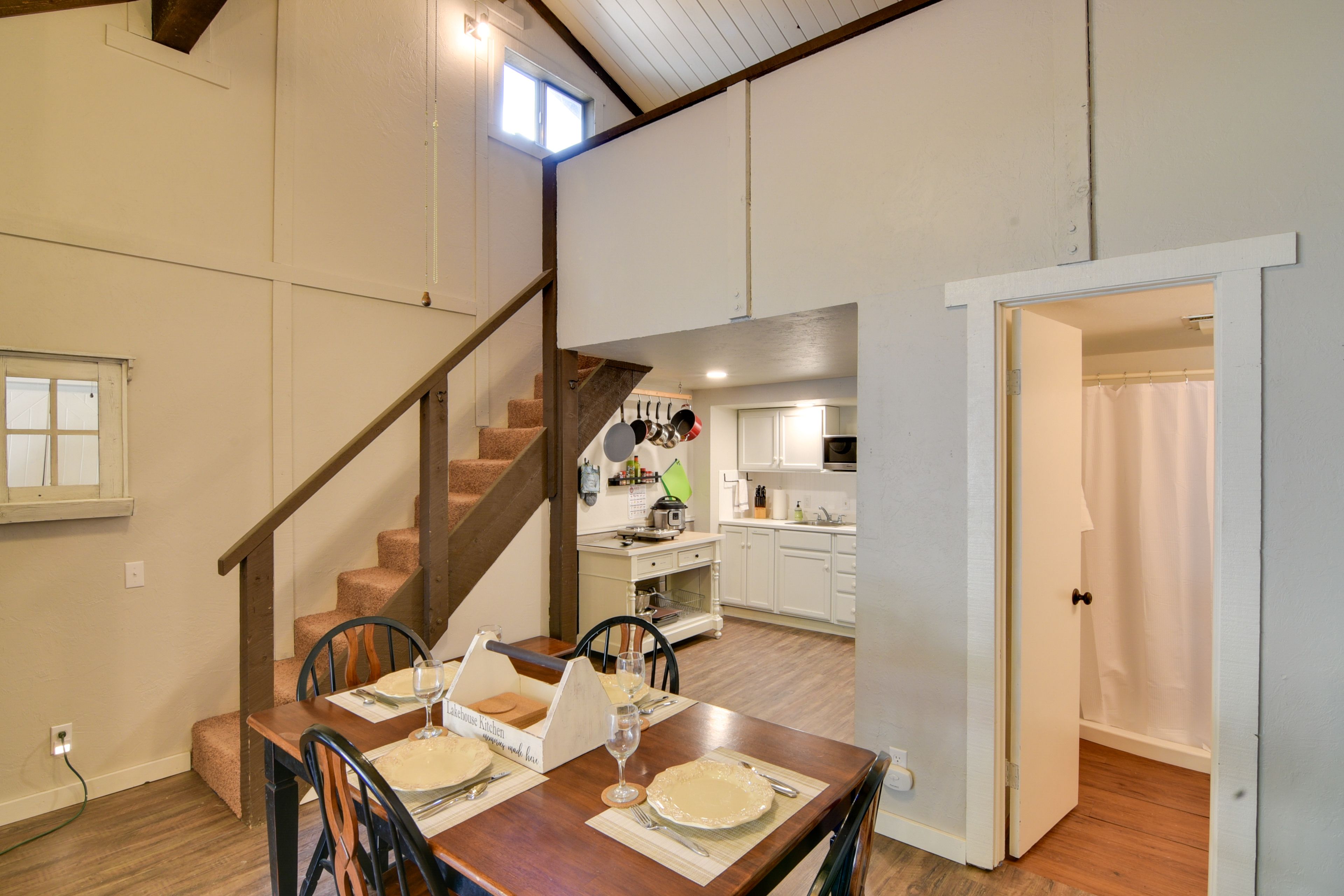 Dining Space | Dishware/Flatware