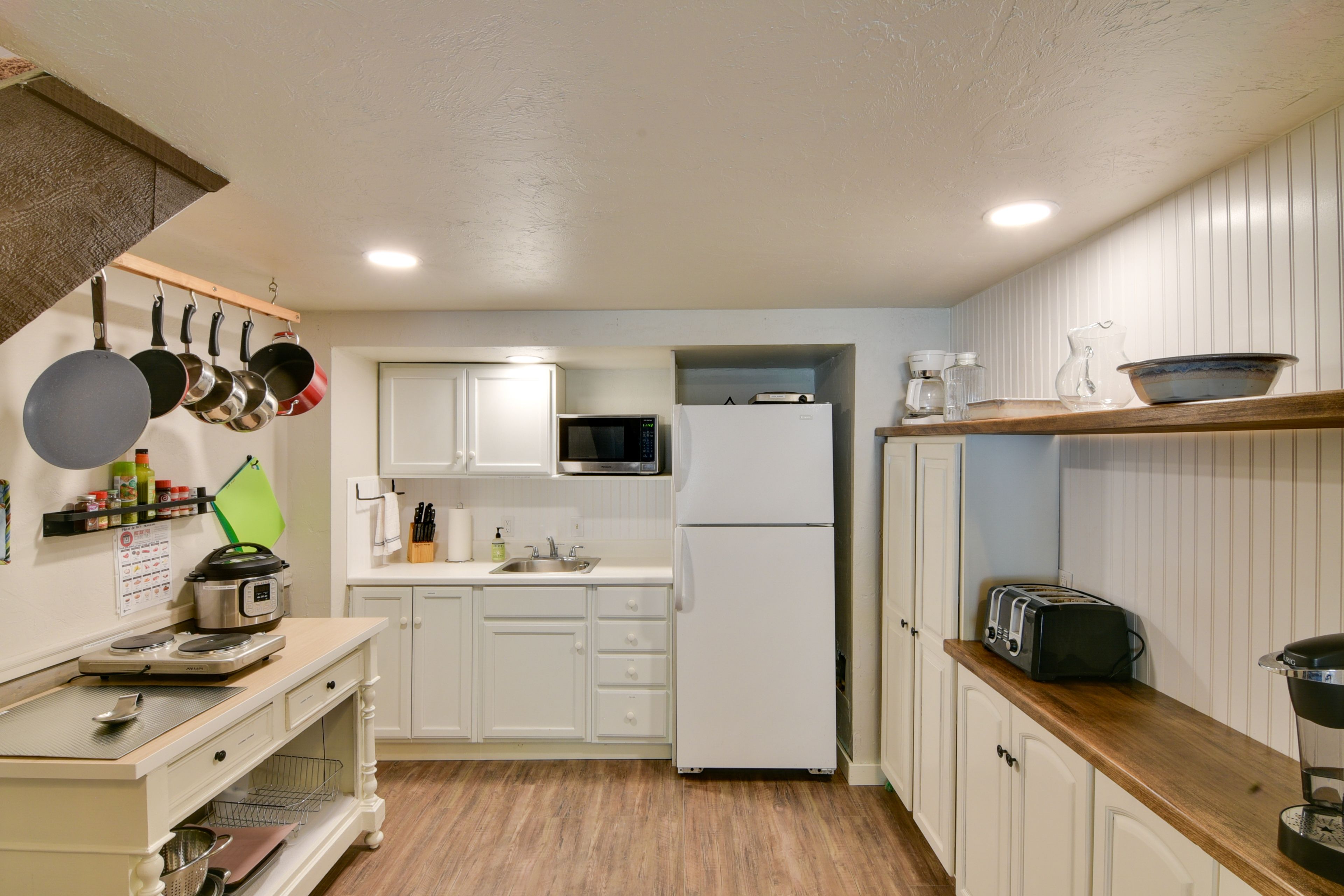 Well-Equipped Kitchen