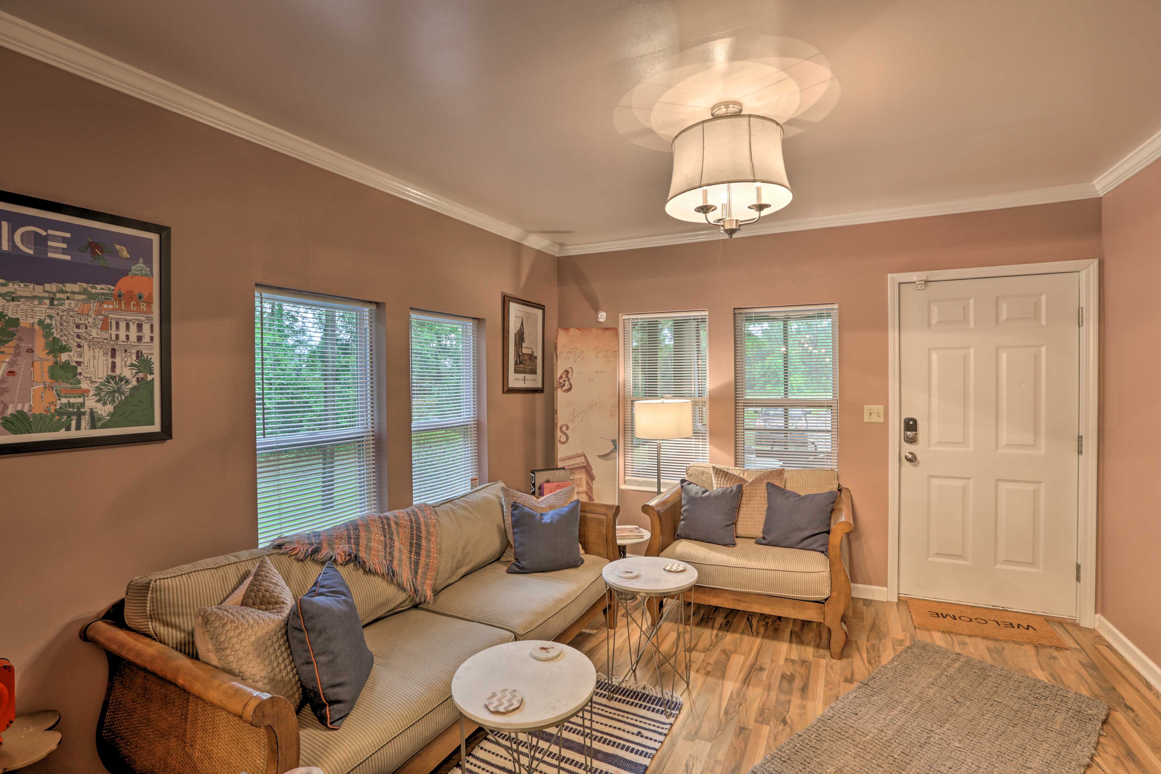Living Room | Free WiFi