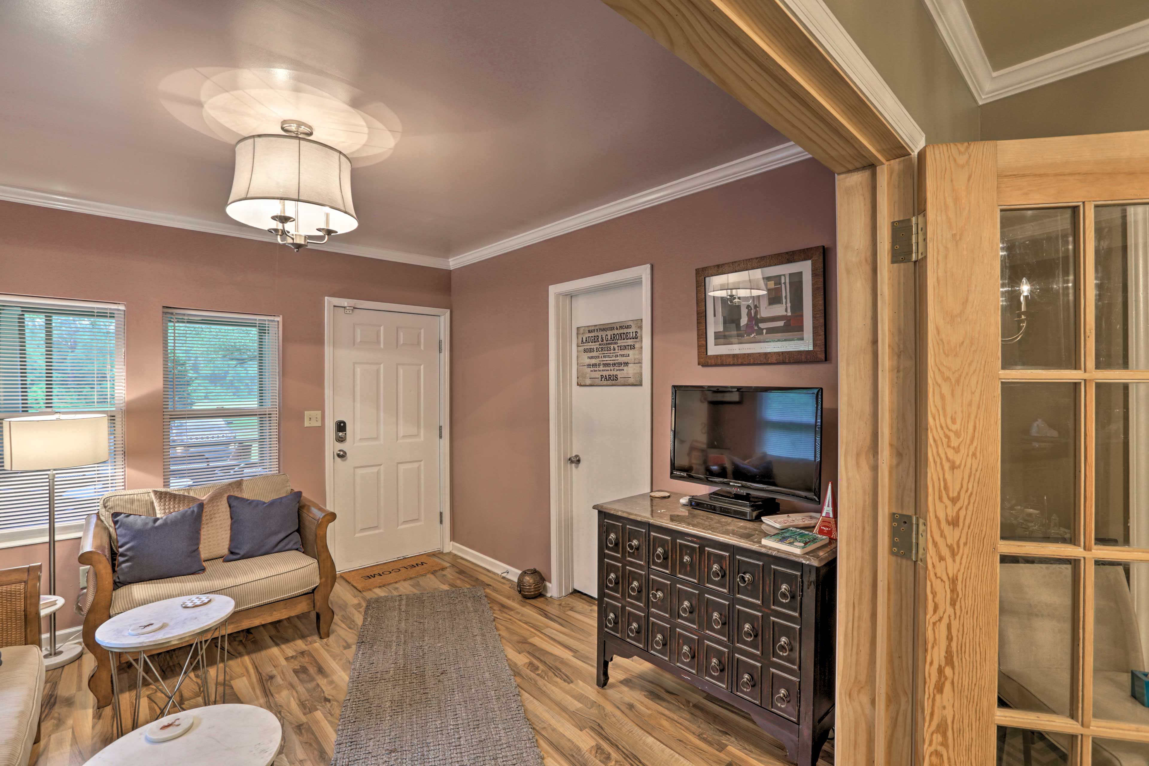 Living Room | Cable TV