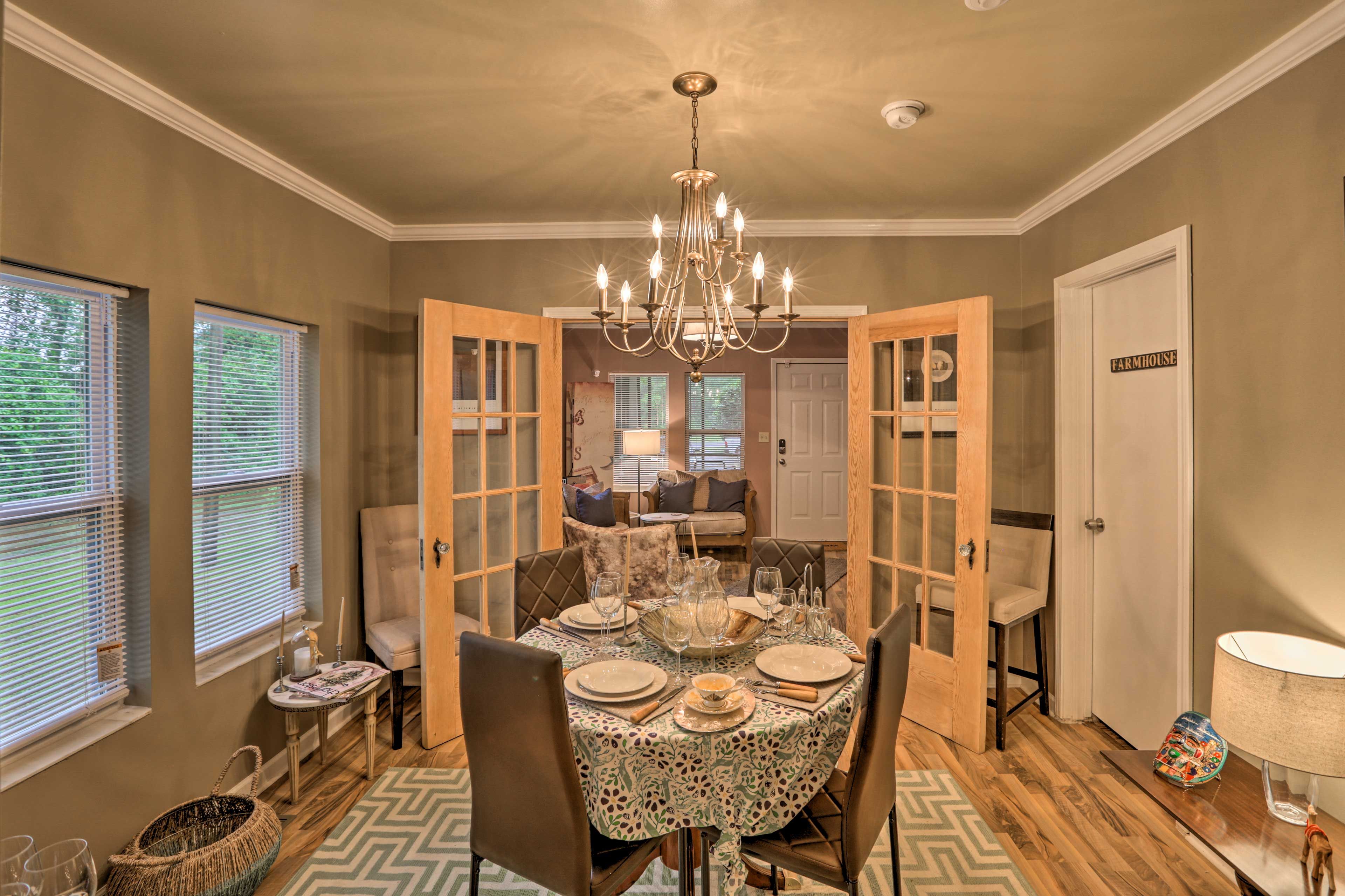 Dining Room | 4-Person Dining Table