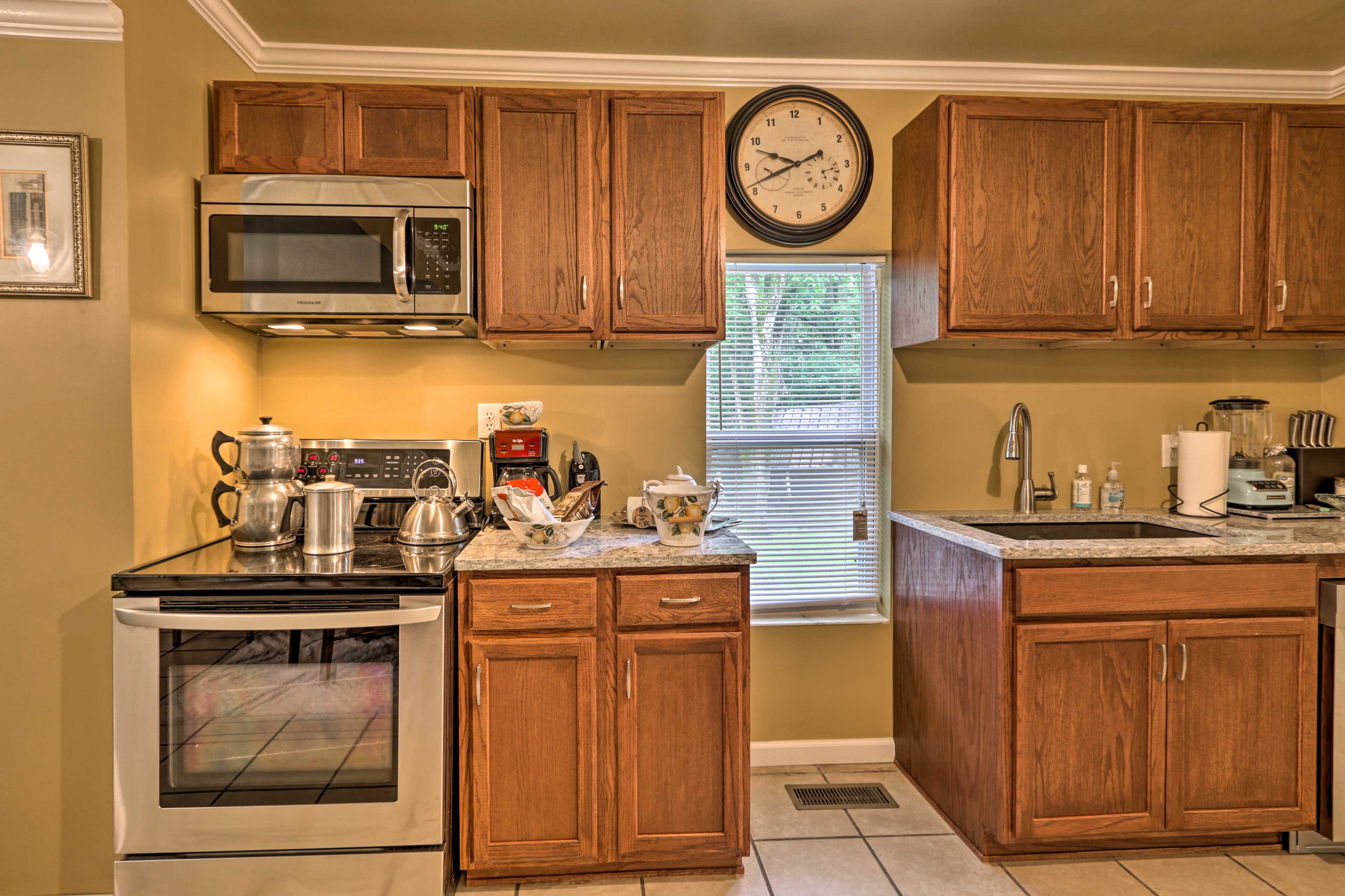 Kitchen | Dishware/Flatware