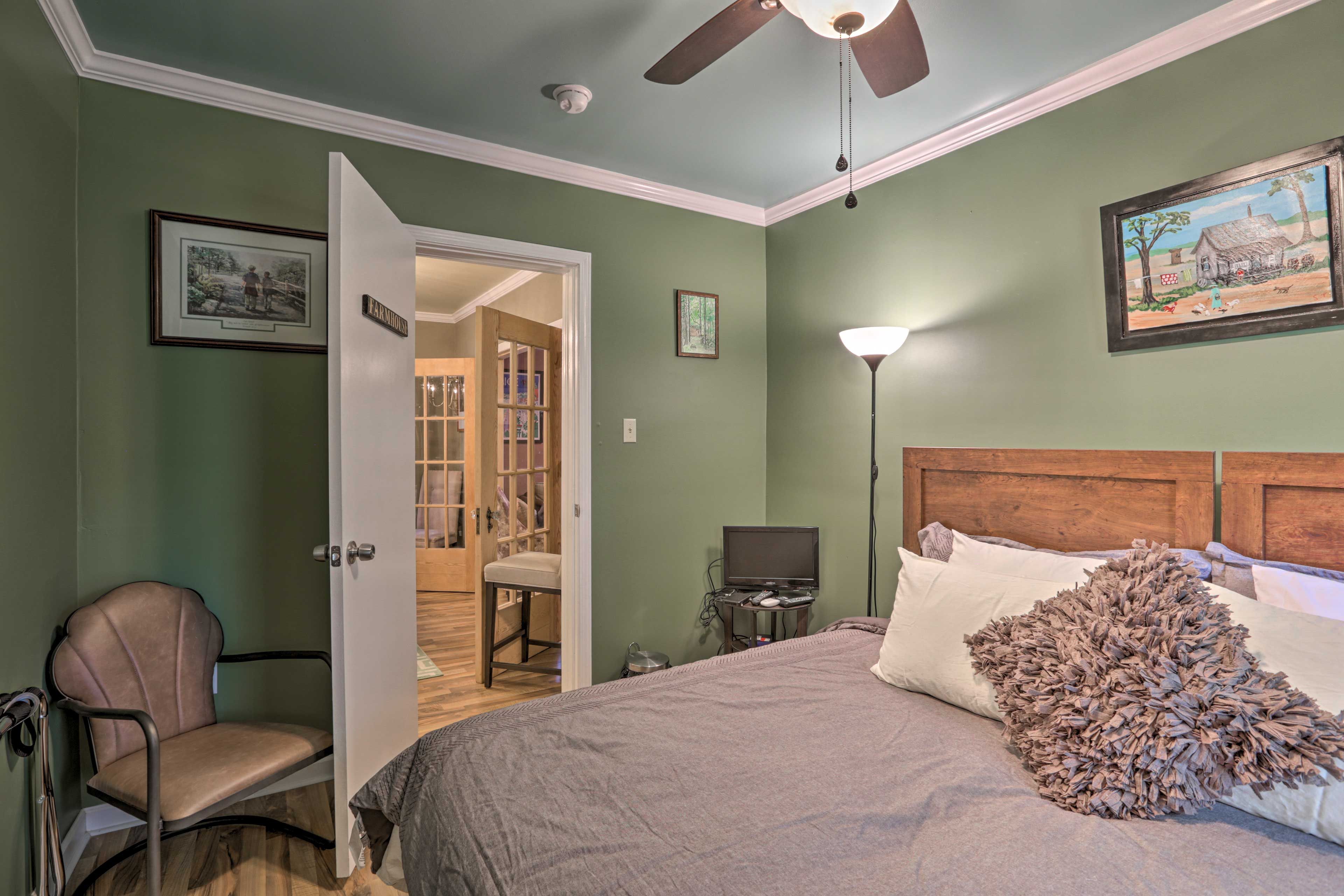 Bedroom 3 | Cable TV