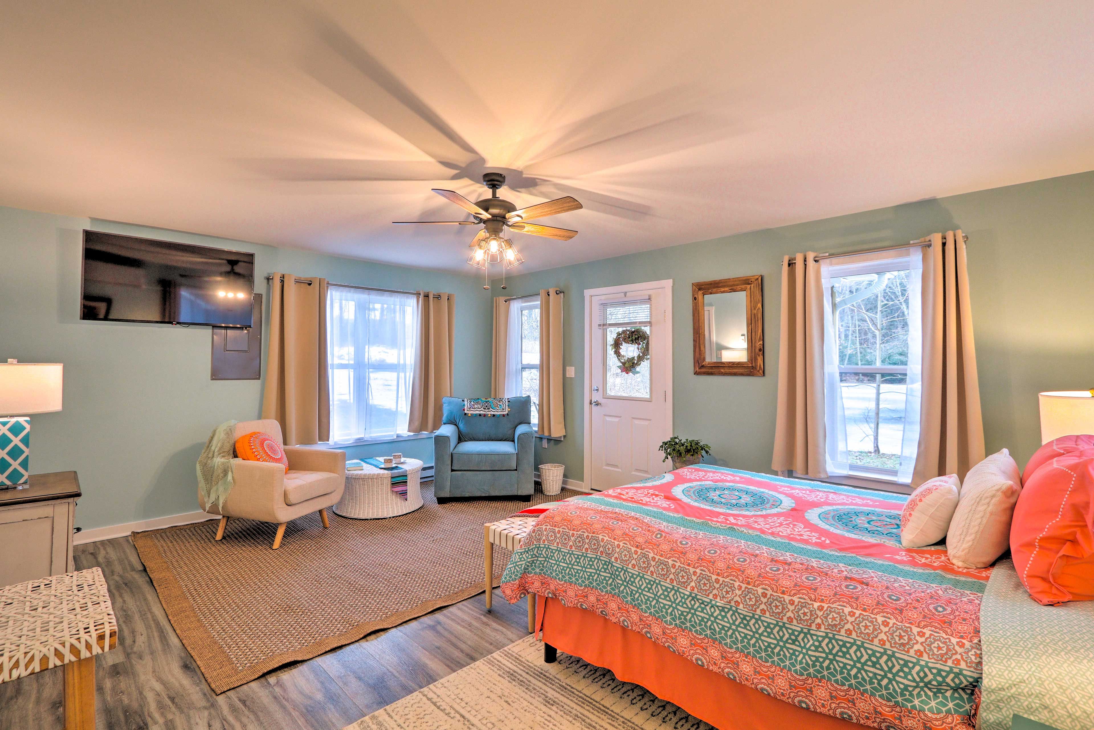 Bedroom | Smart TV