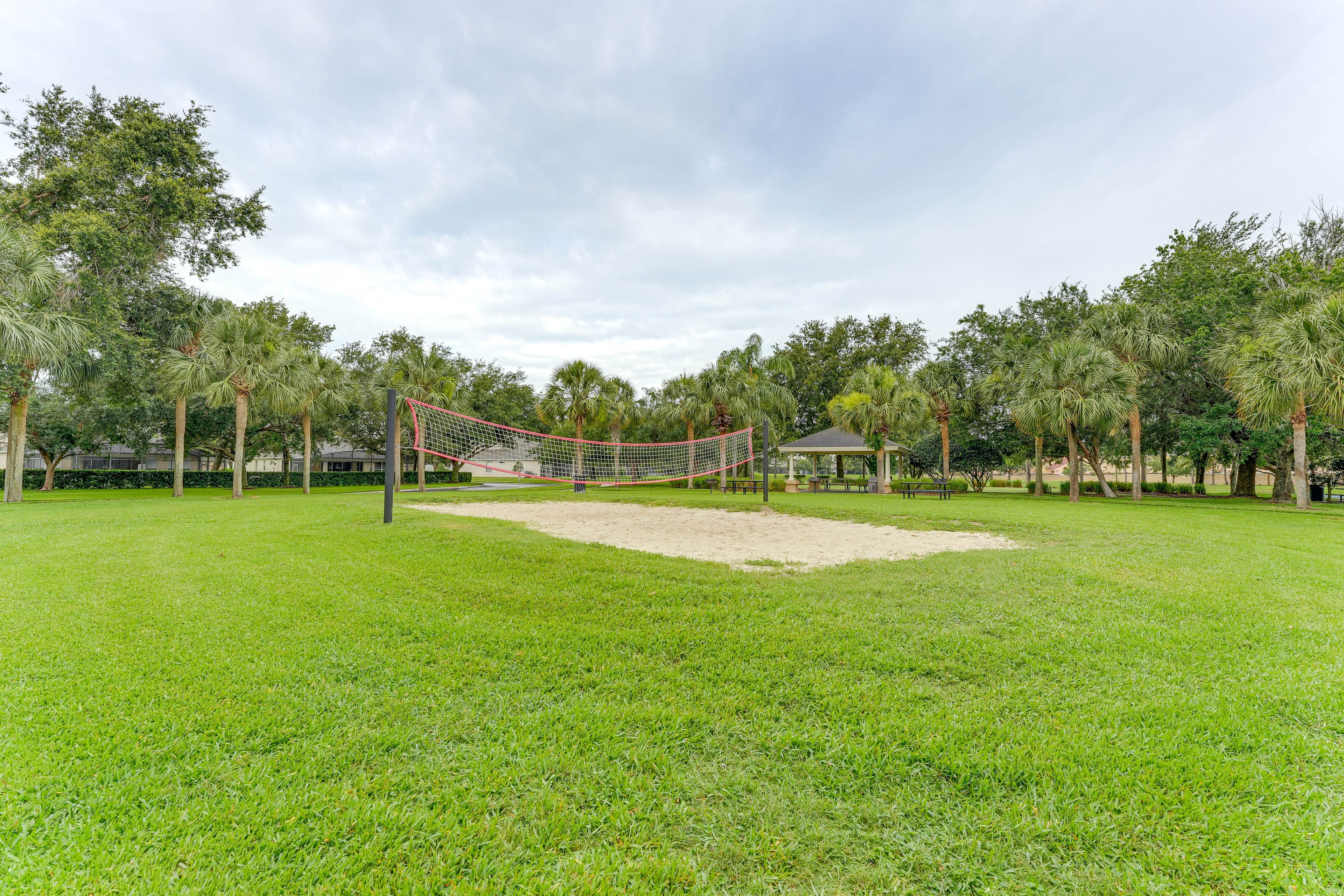 Community Amenities | Sand Volleyball | Tennis & Basketball Courts