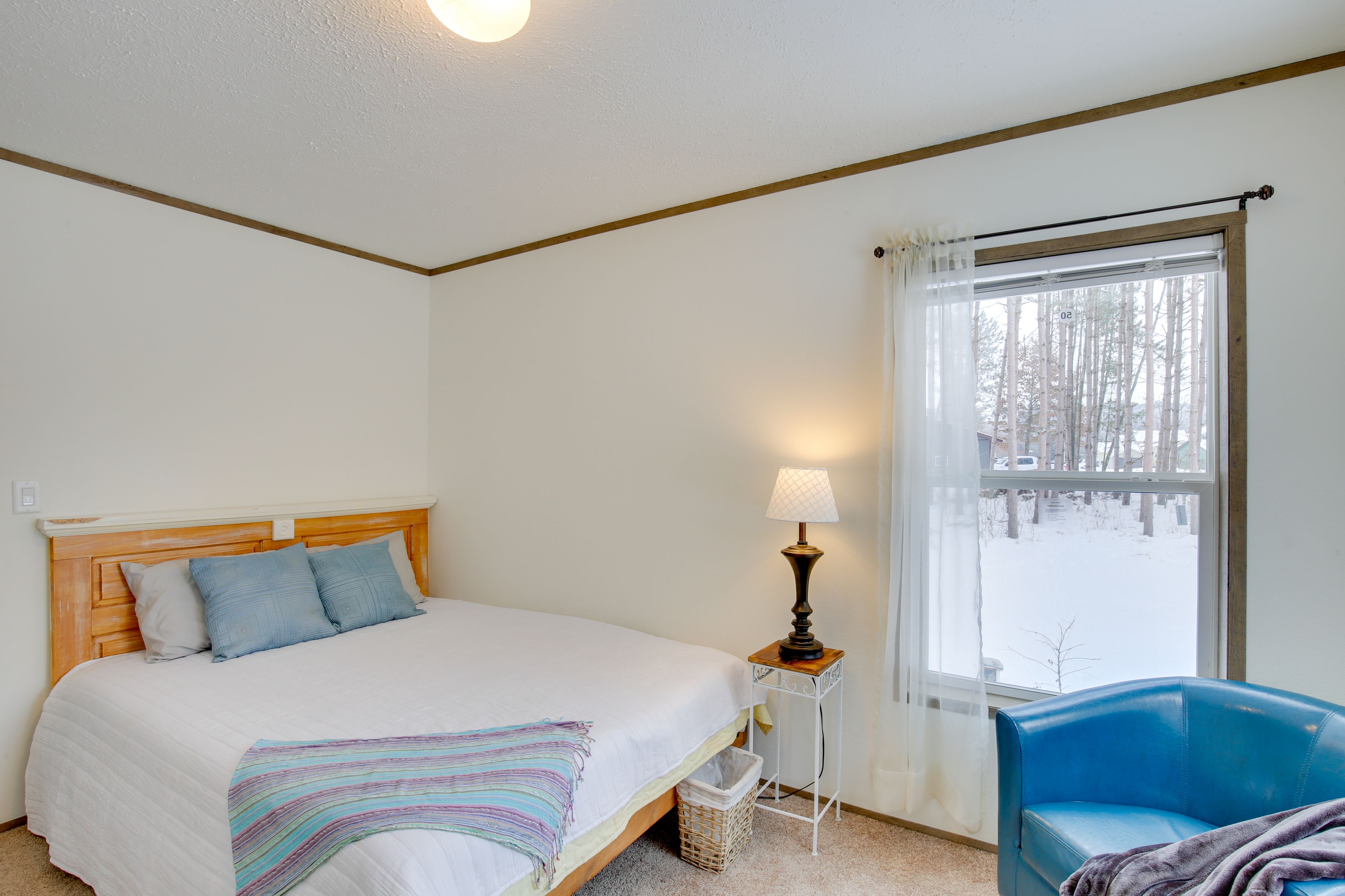 Bedroom 2 | Queen Bed