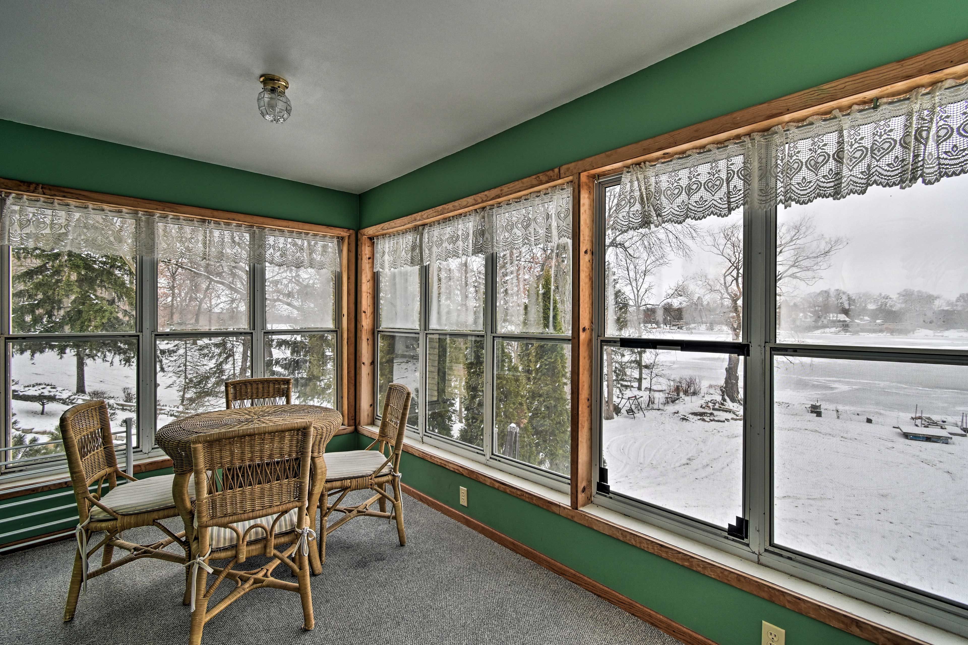 Furnished Sunroom | Year-Round Lake View