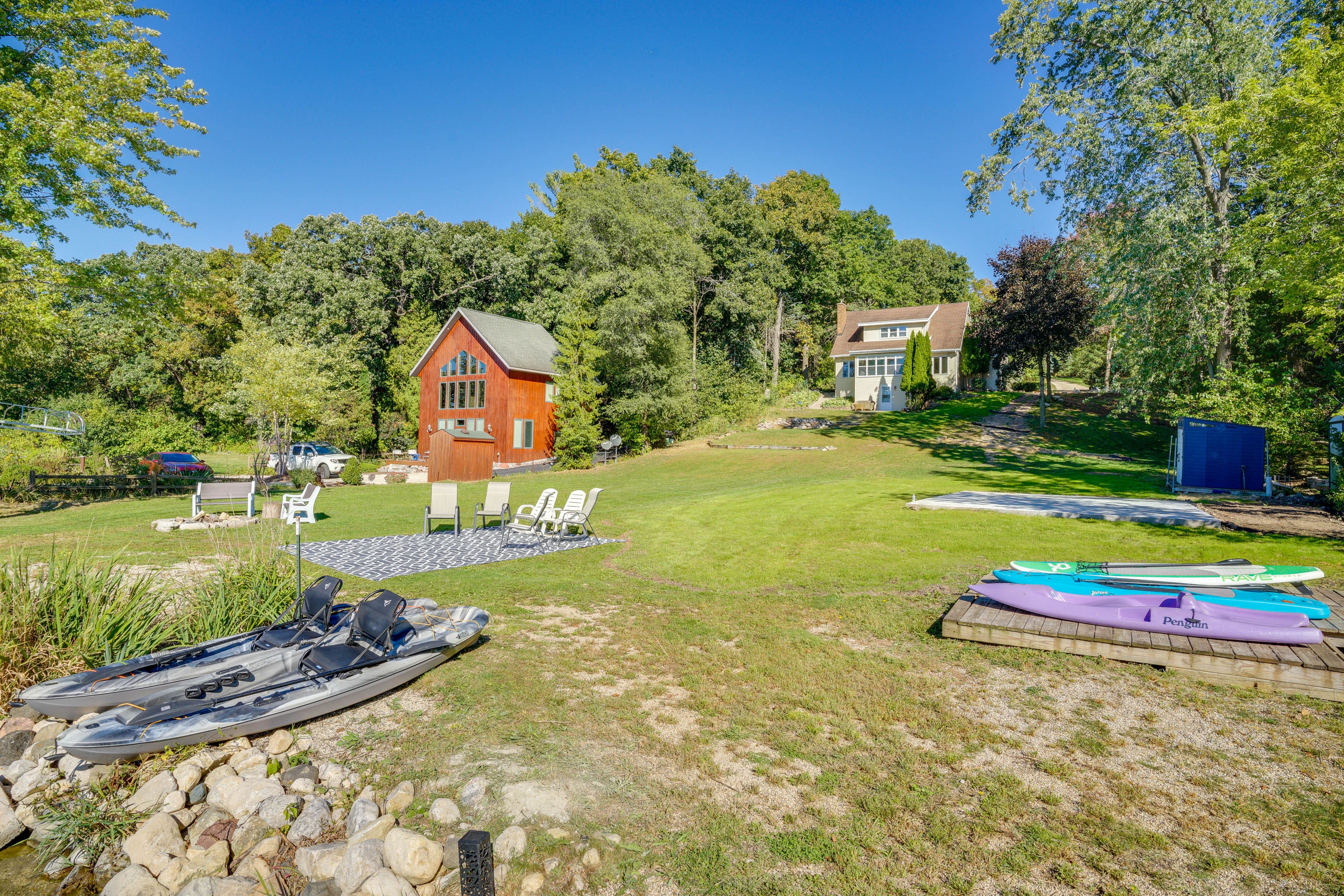 Waterfront Yard | 2 Kayaks | 2 Paddleboards