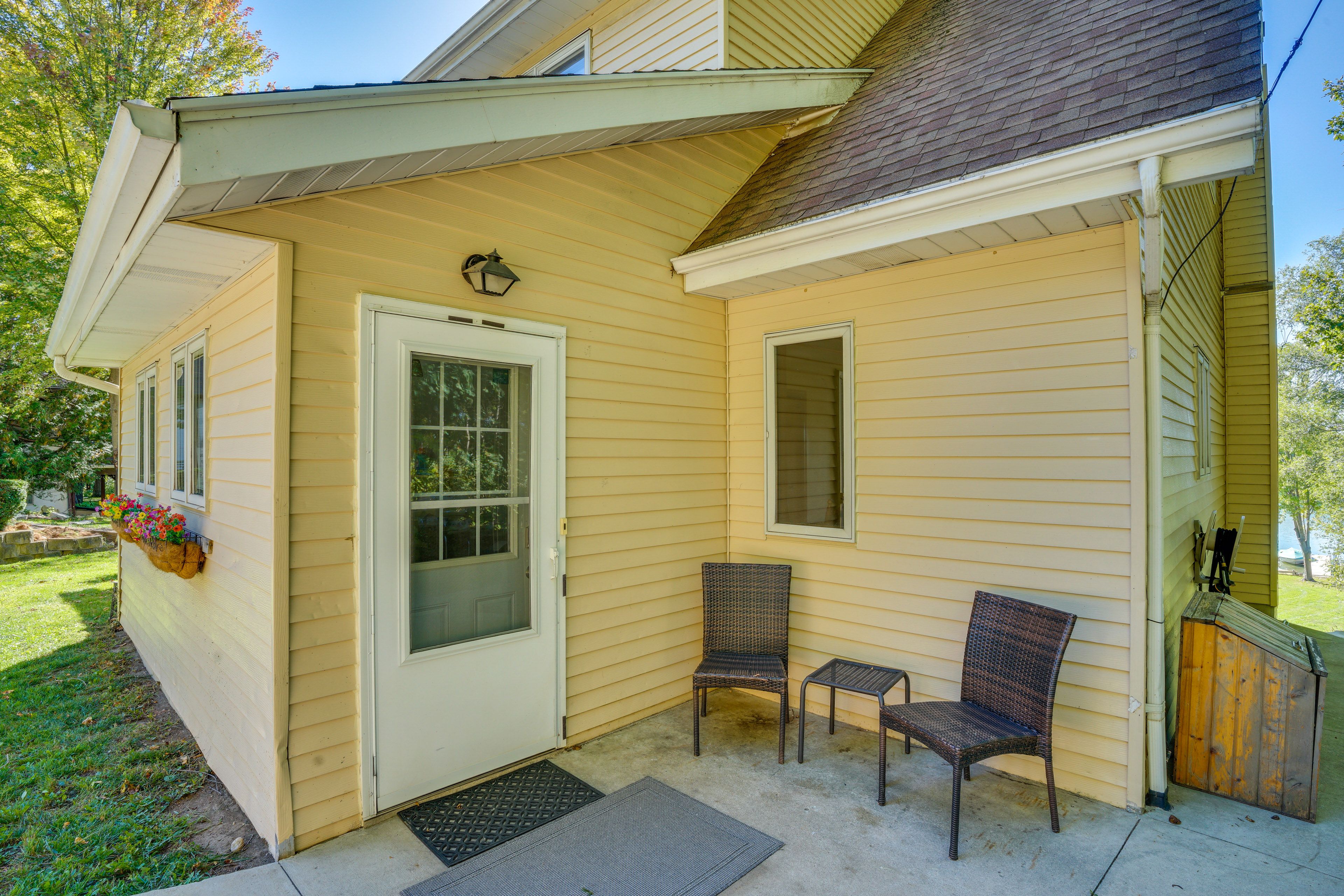 Patio | Outdoor Dining Area | Grill
