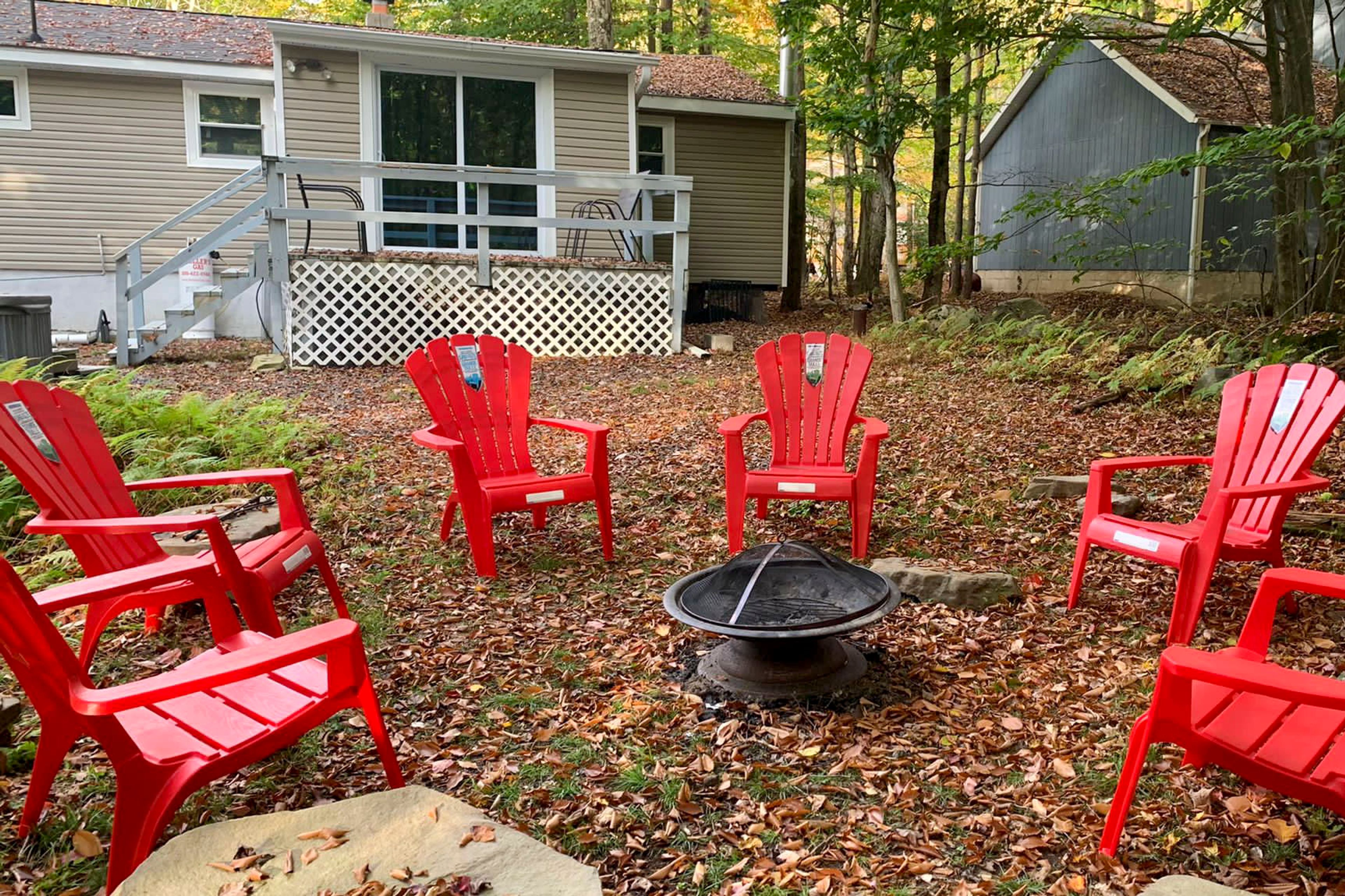 Private Yard | Pet Friendly w/ Fee
