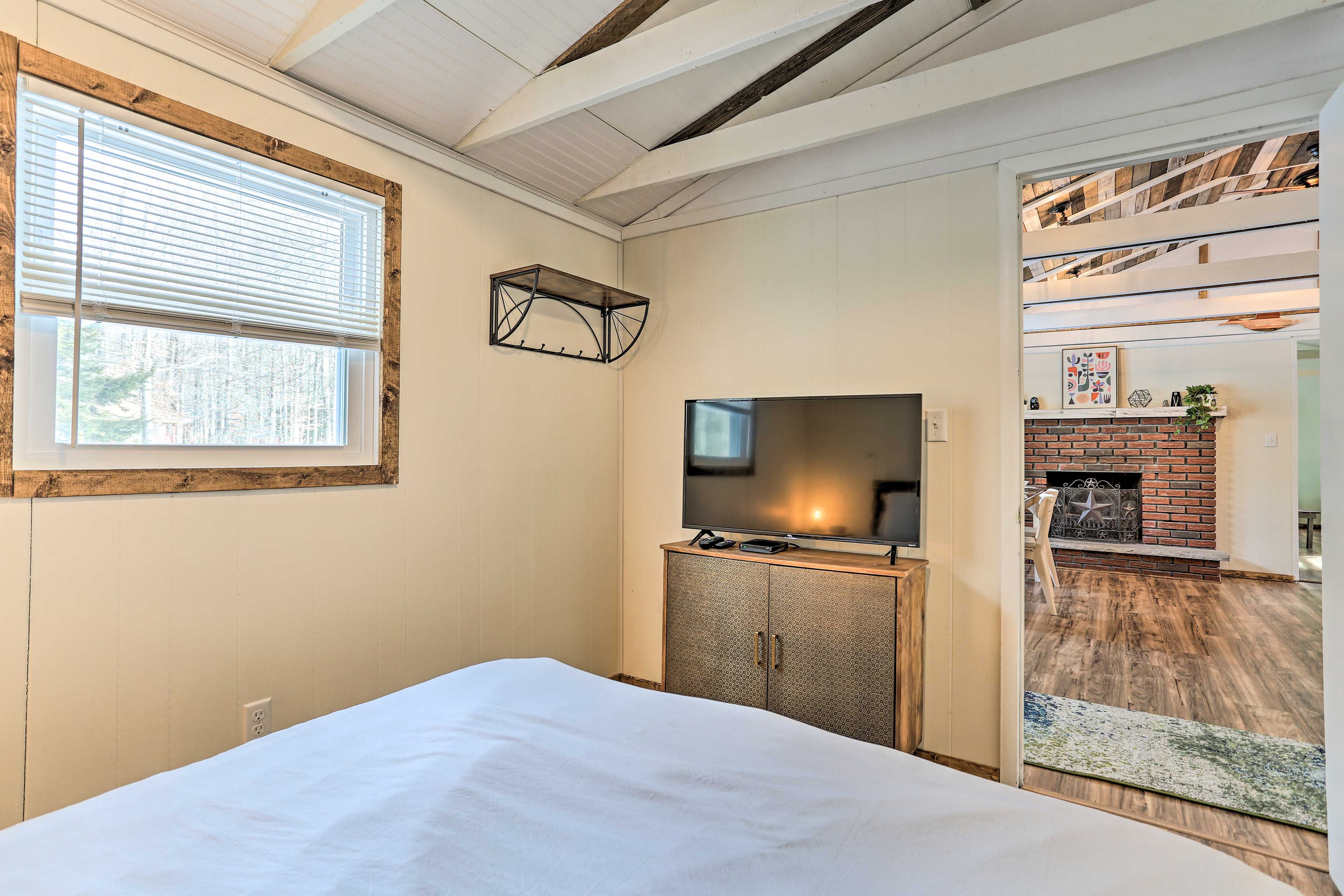 Bedroom 3 | Smart TV | Additional Sleeping | Pack 'n Play