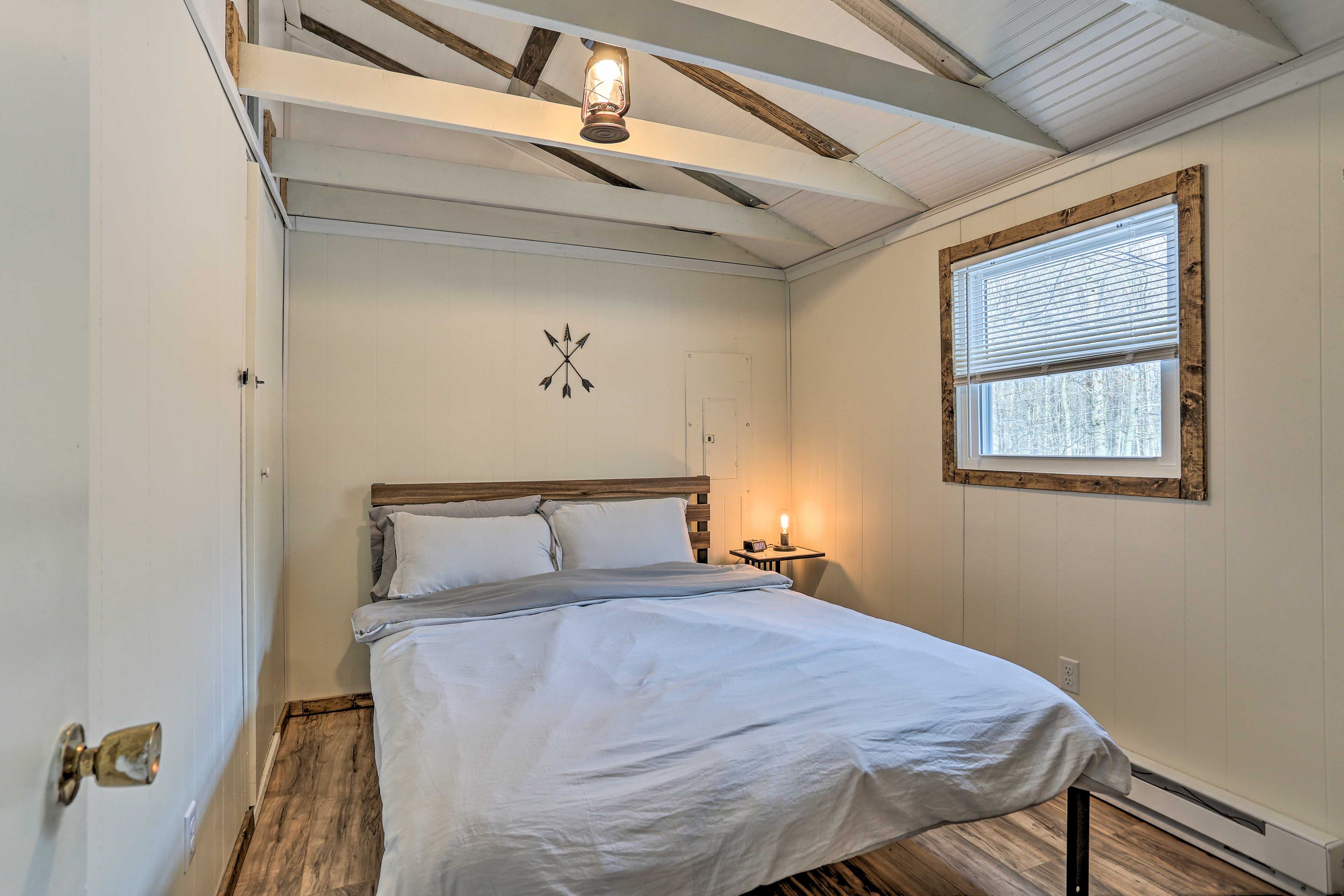 Bedroom 3 | Queen Bed
