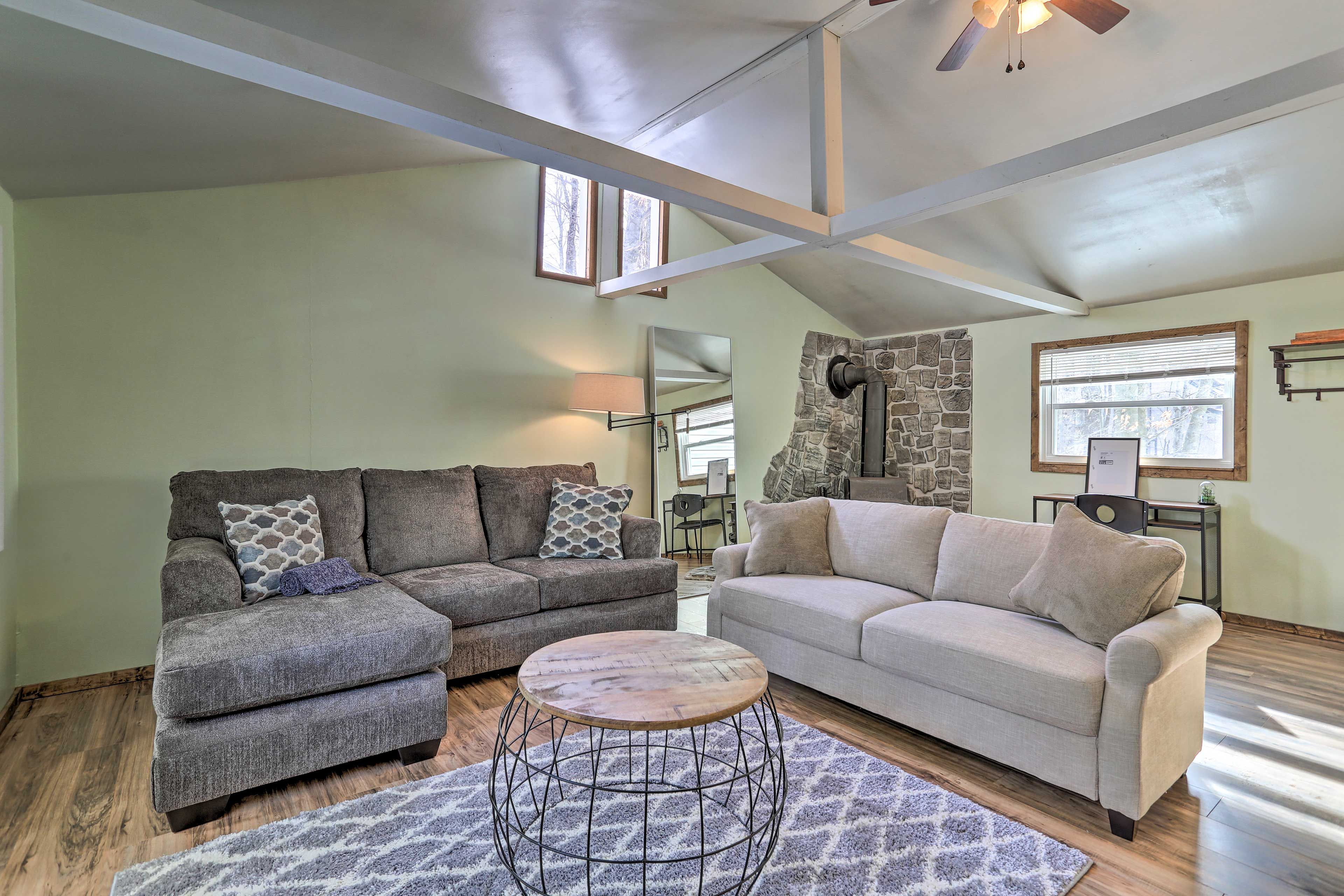 Living Room | Books & Board Games | Free WiFi