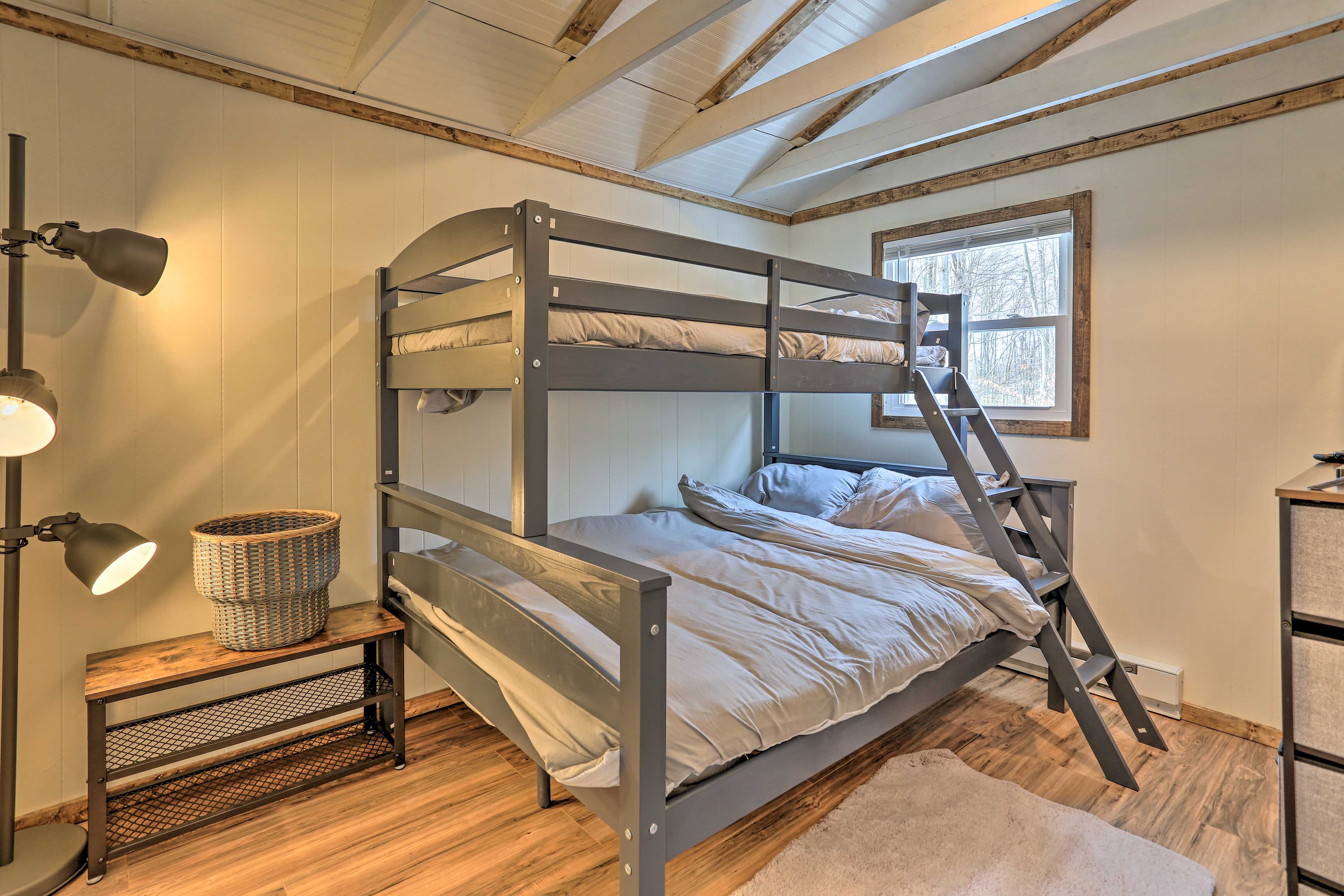 Bedroom 2 | Twin/Full Bunk Bed | Smart TV