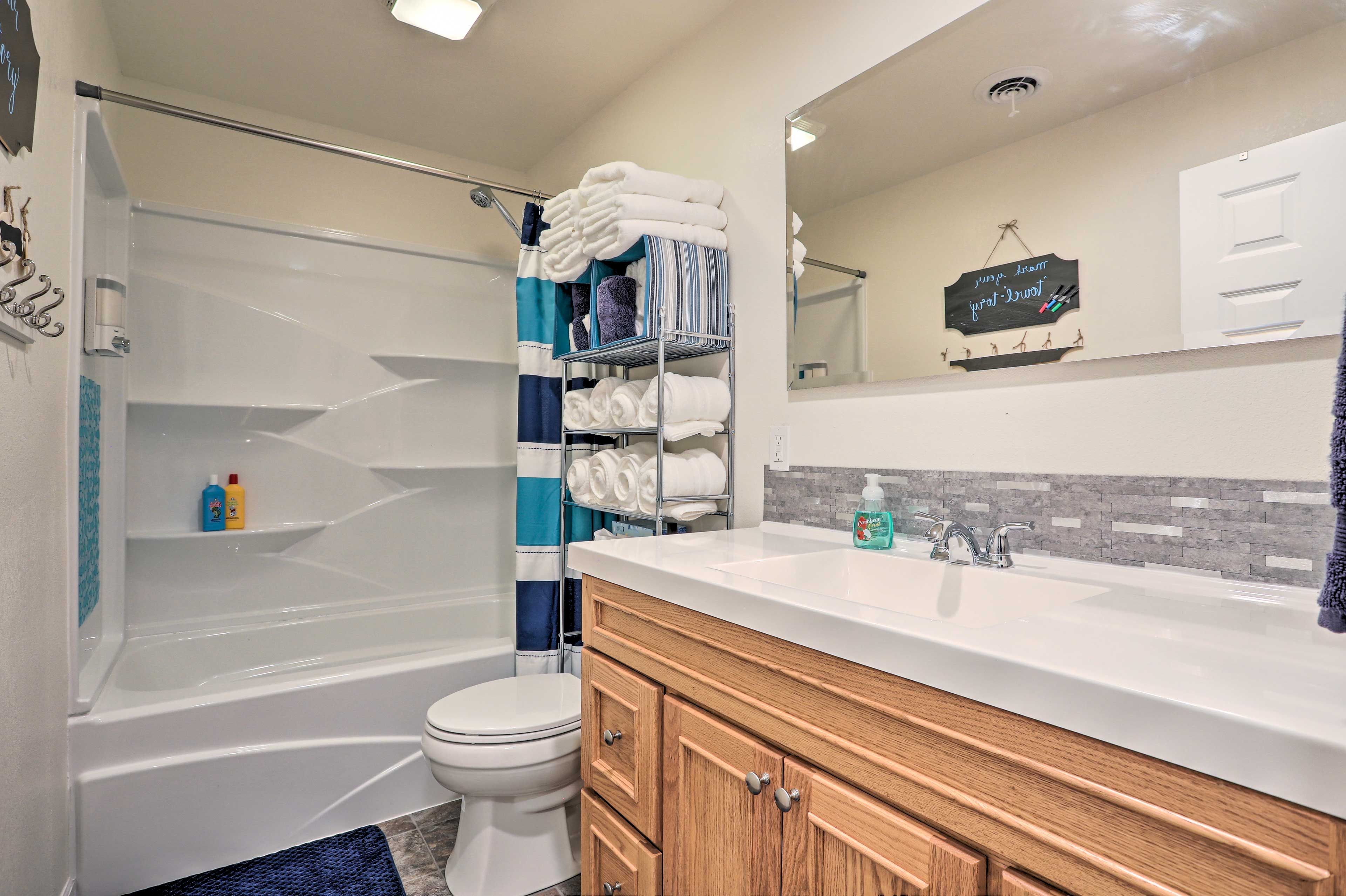 Full Bathroom | Toiletries Provided