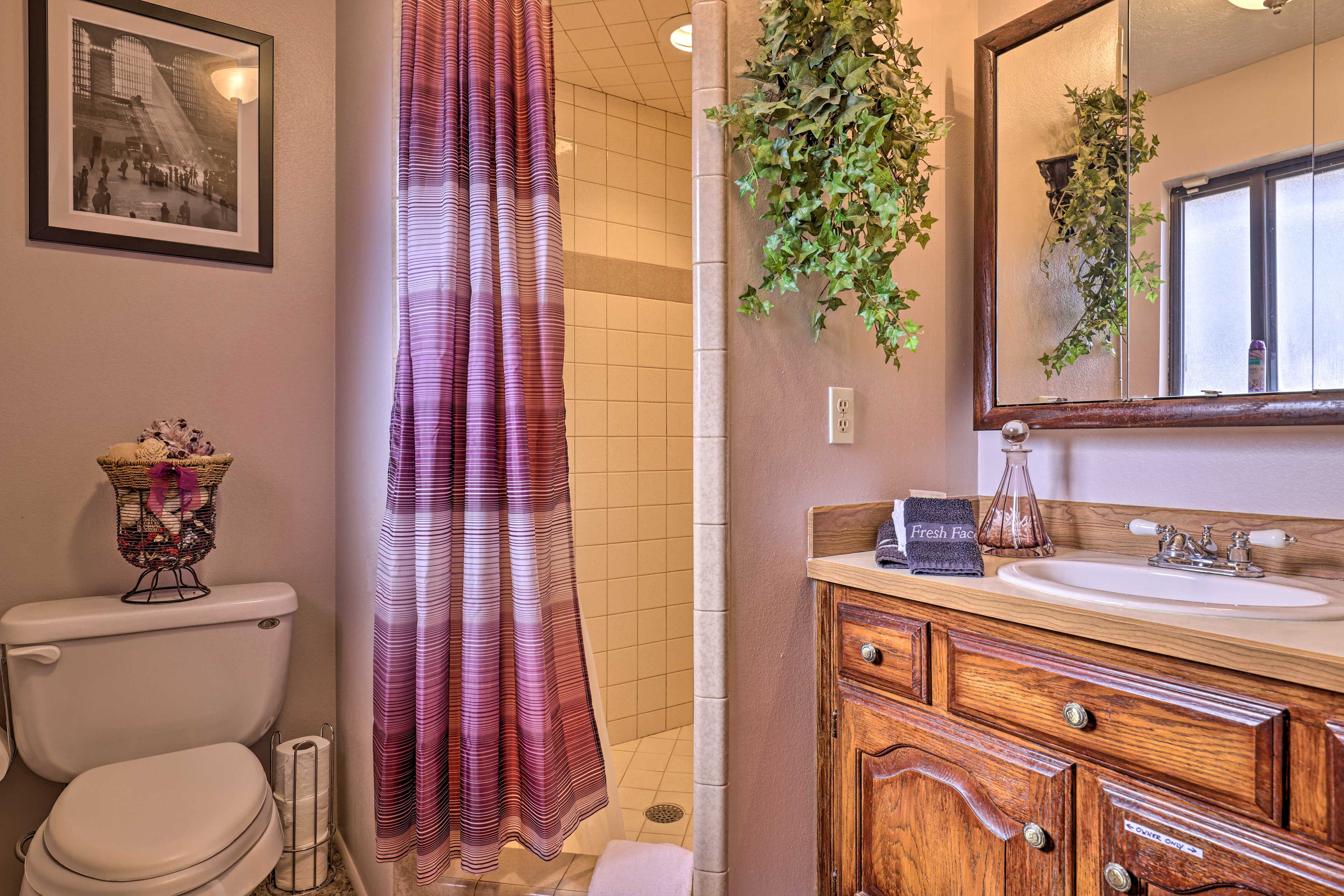 En-Suite Bathroom | Linens & Towels Provided