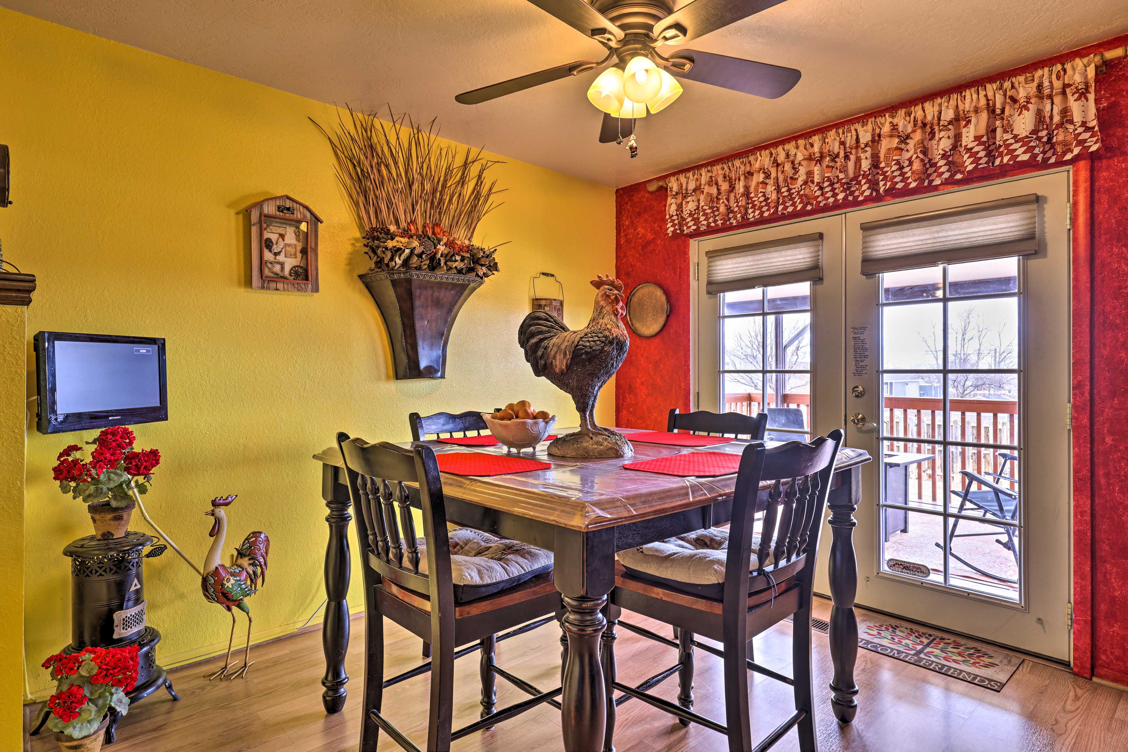 Dining Room | 1st Floor | Smart TV