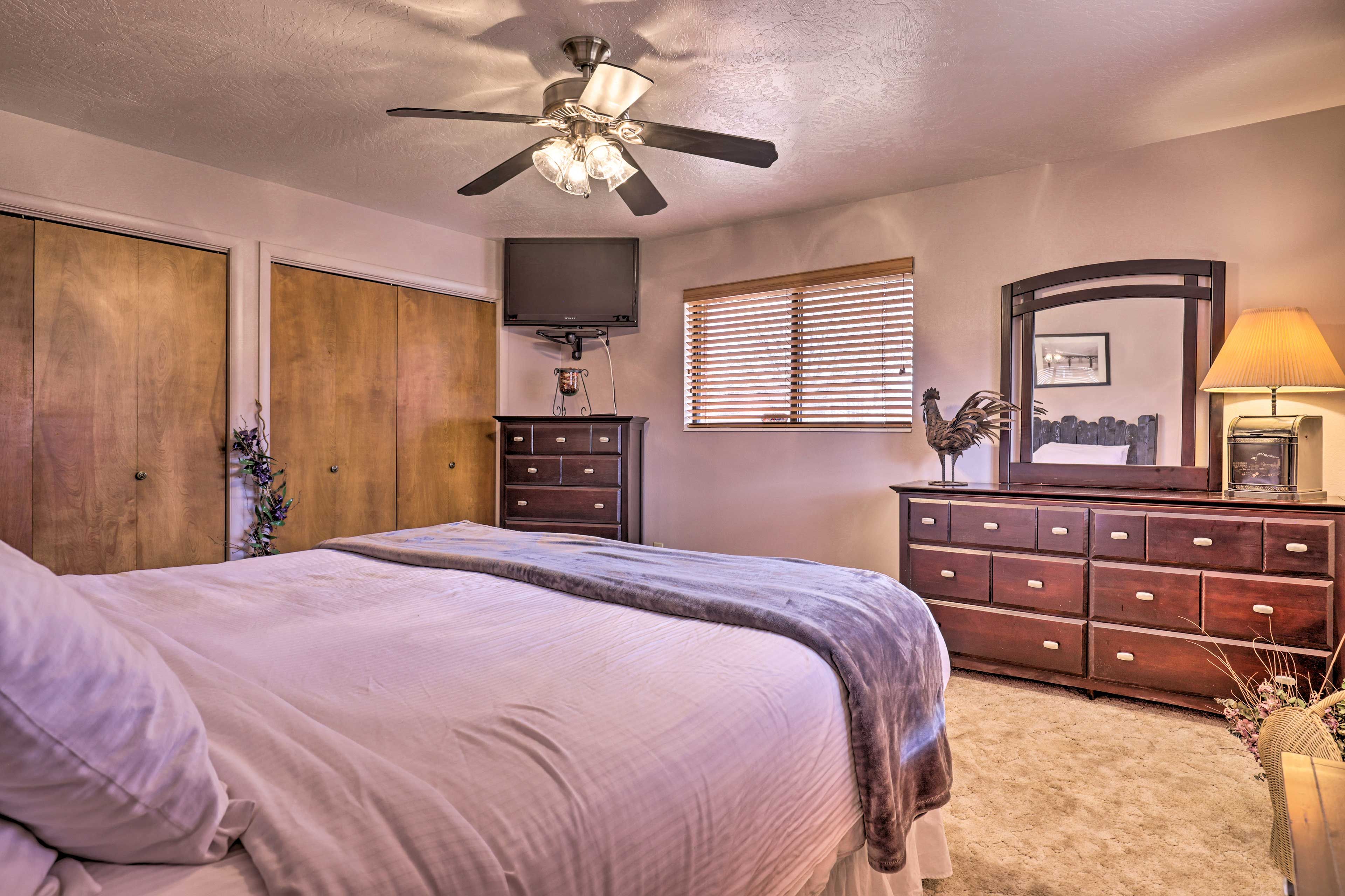 Bedroom 1 | Smart TV