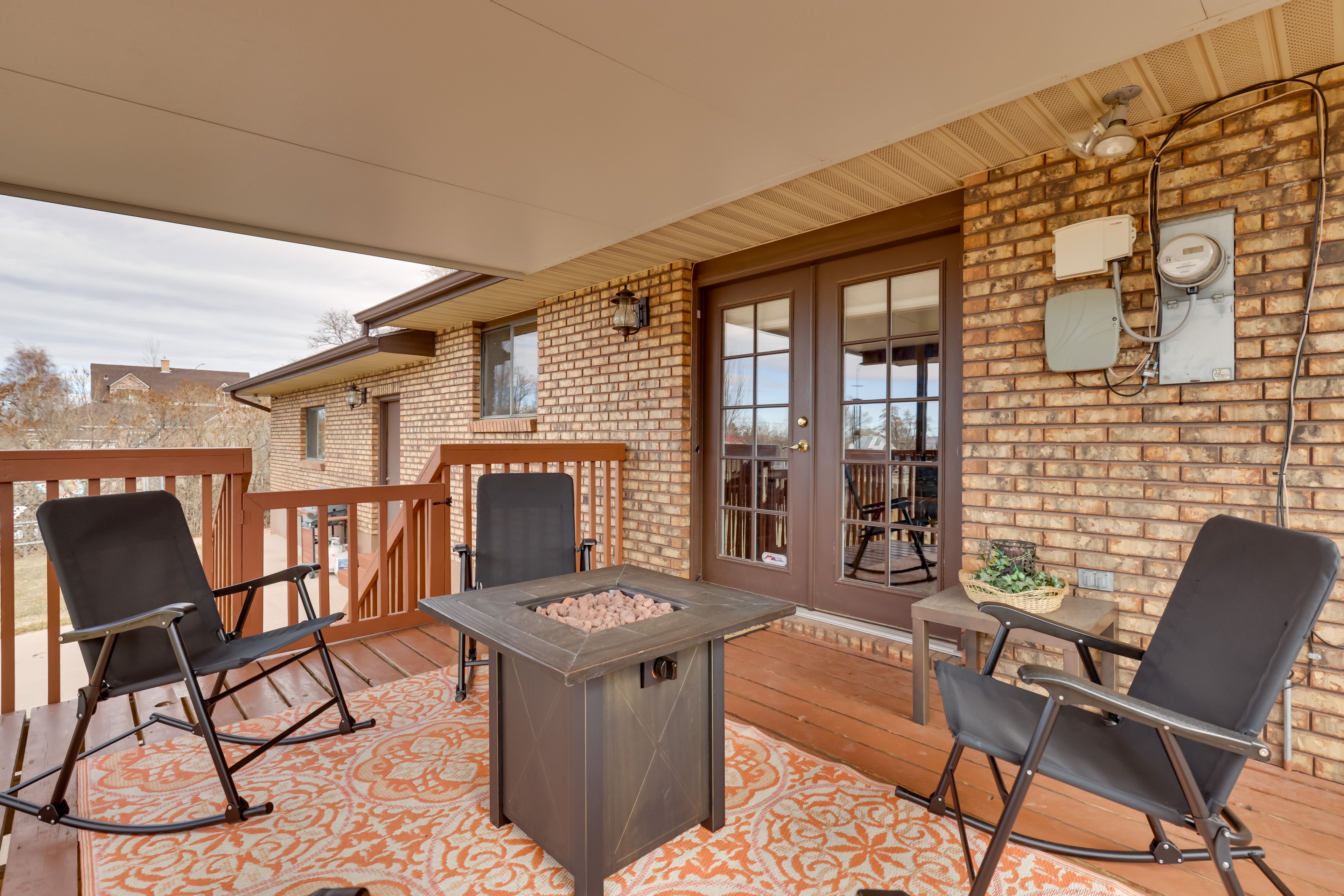 Covered Deck | Gas Fire Pit