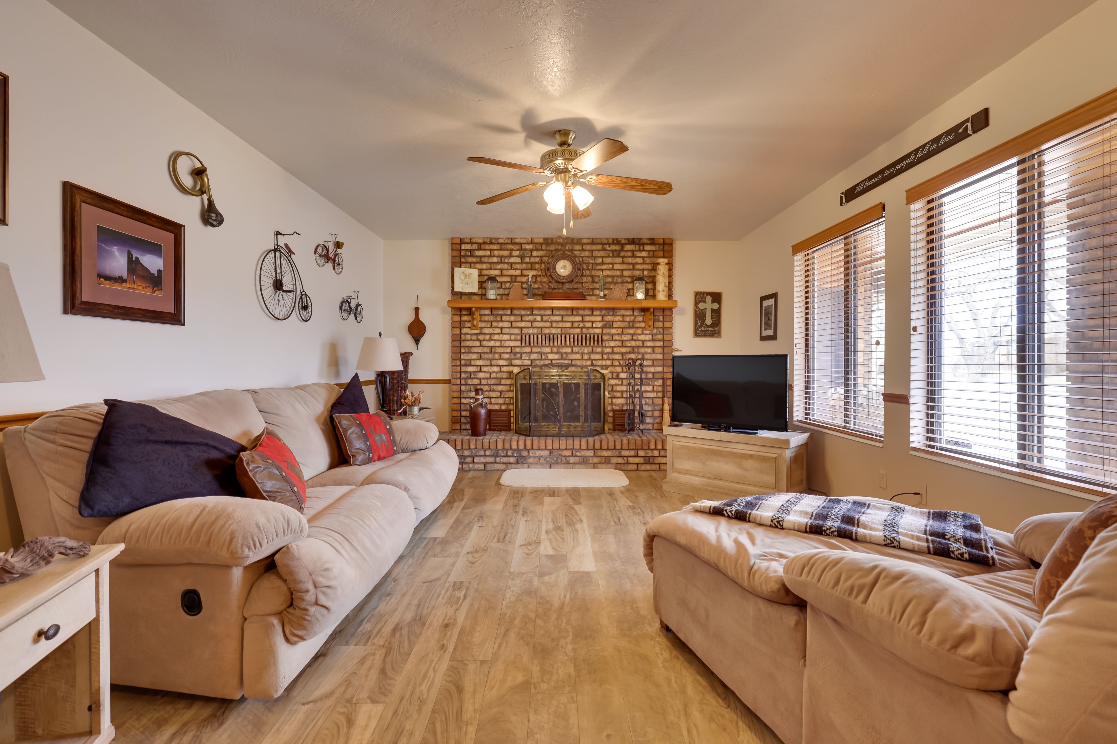 Living Room | Central Heating & Air Conditioning