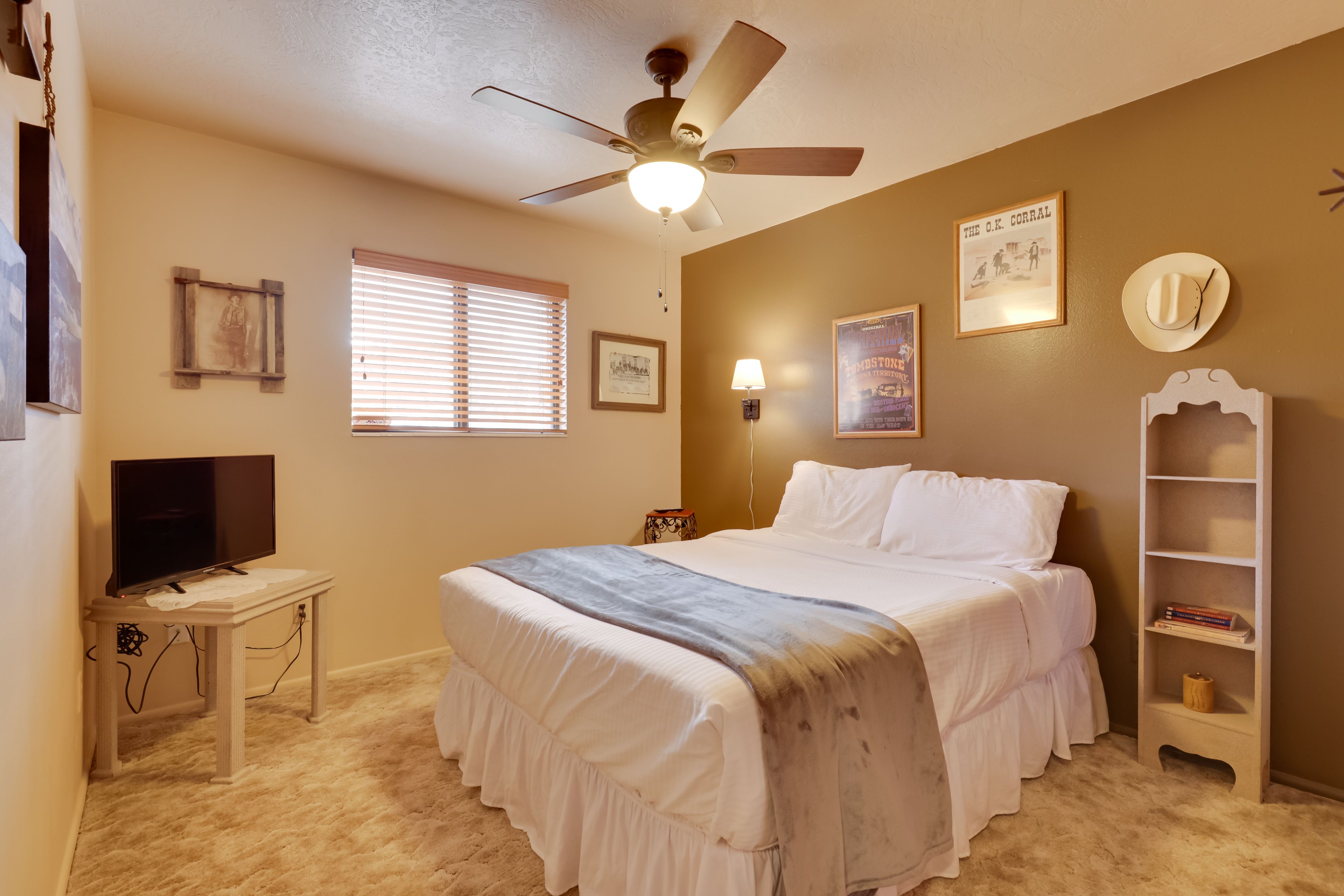 Bedroom 2 | 1st Floor | Queen Bed
