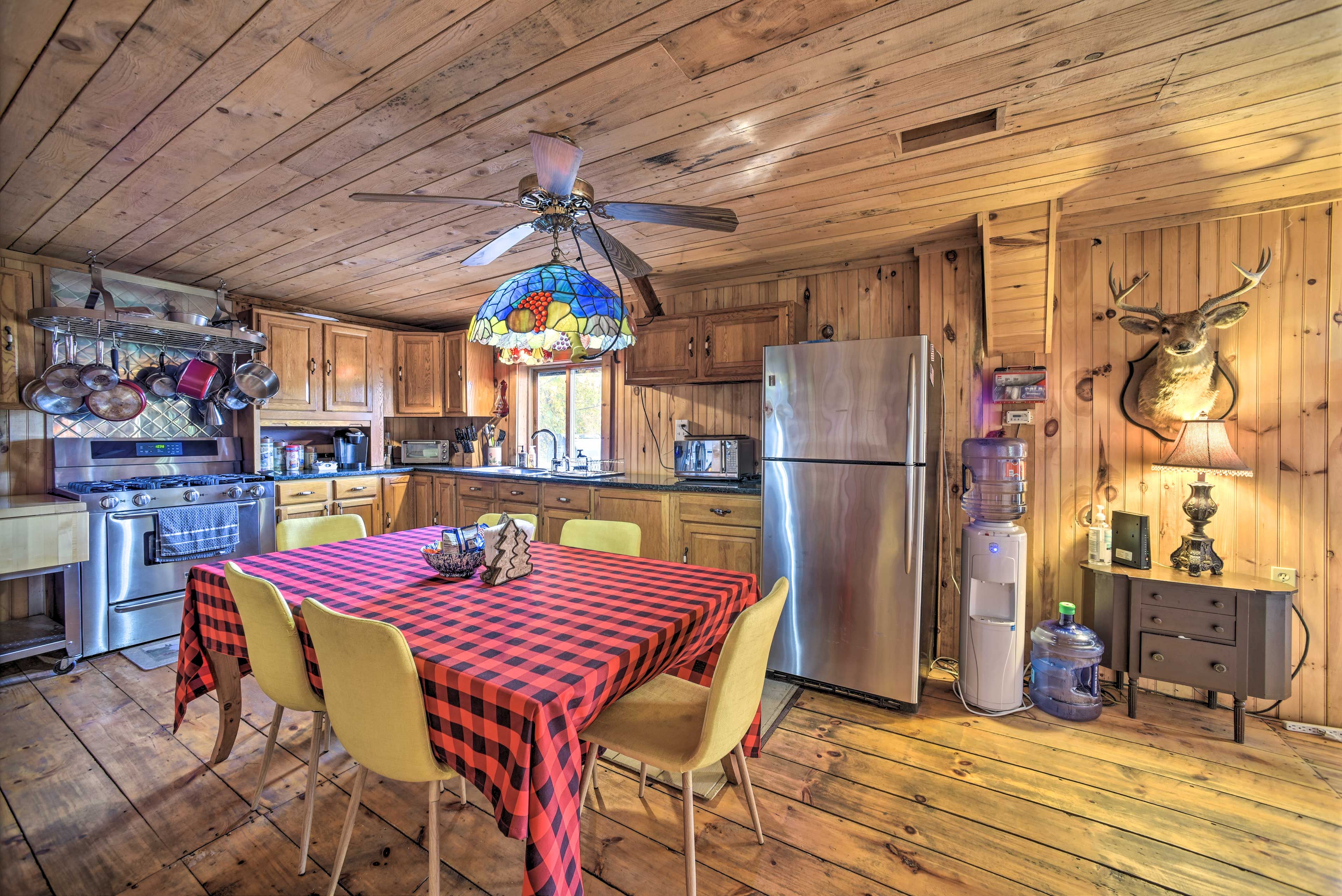 Dining Room | 1st Floor | Dishware/Flatware Provided