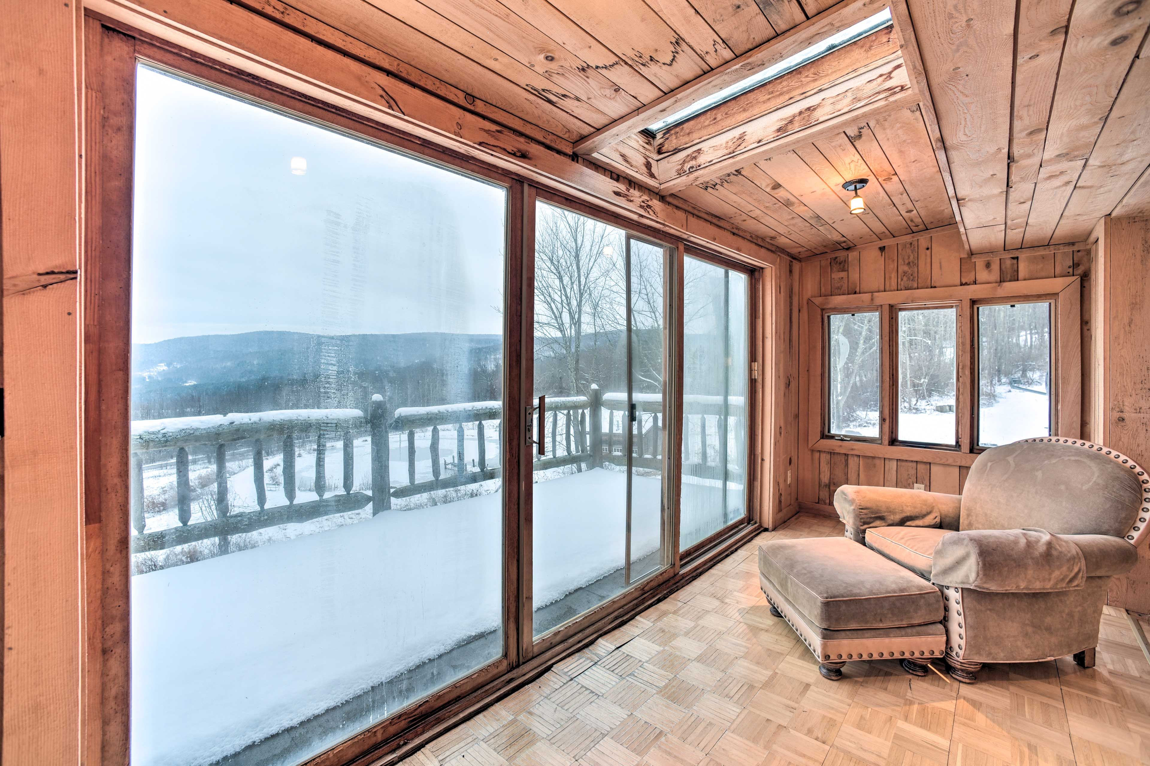 Loft | Winter Setting