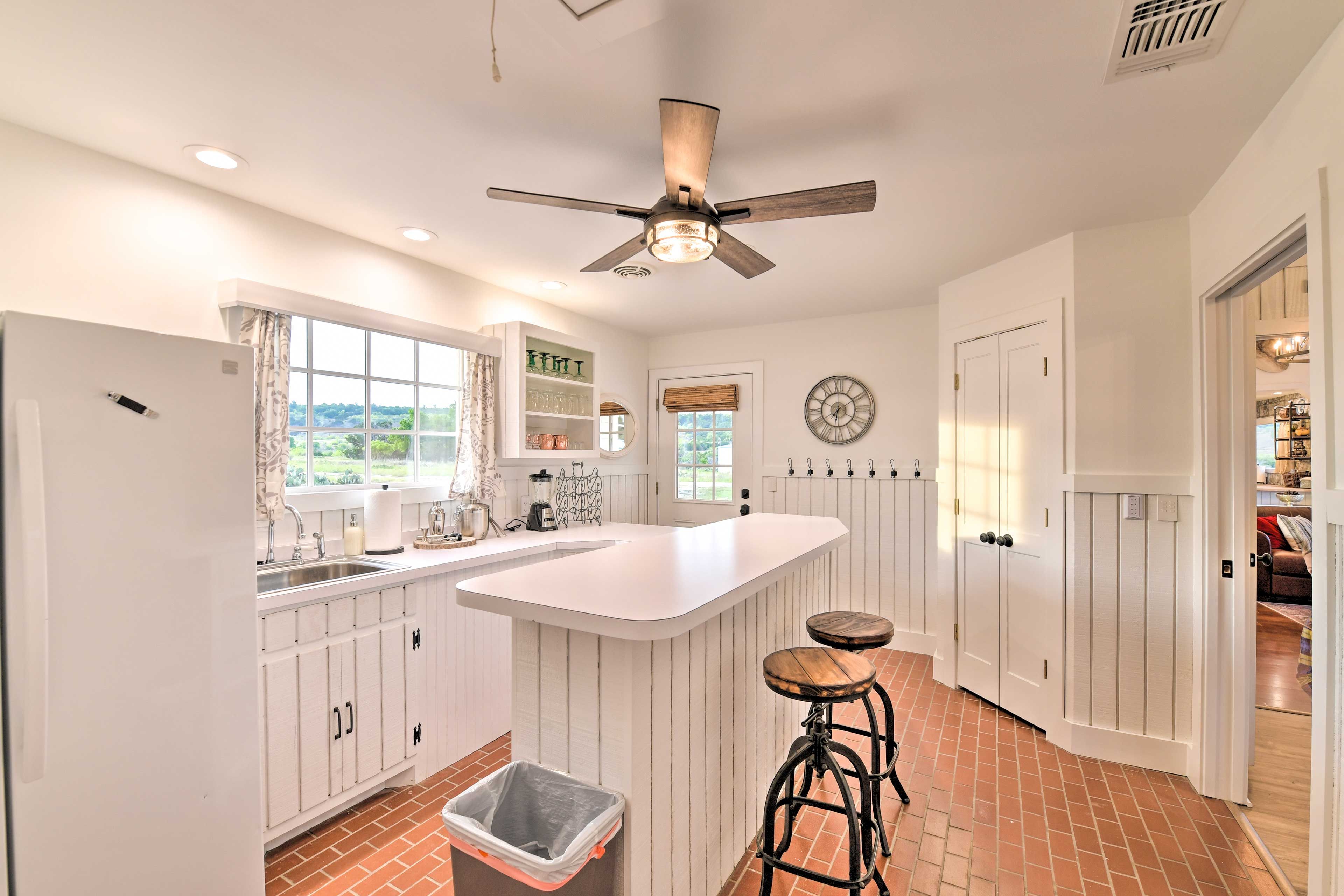 Wet Bar | Access via Living Room