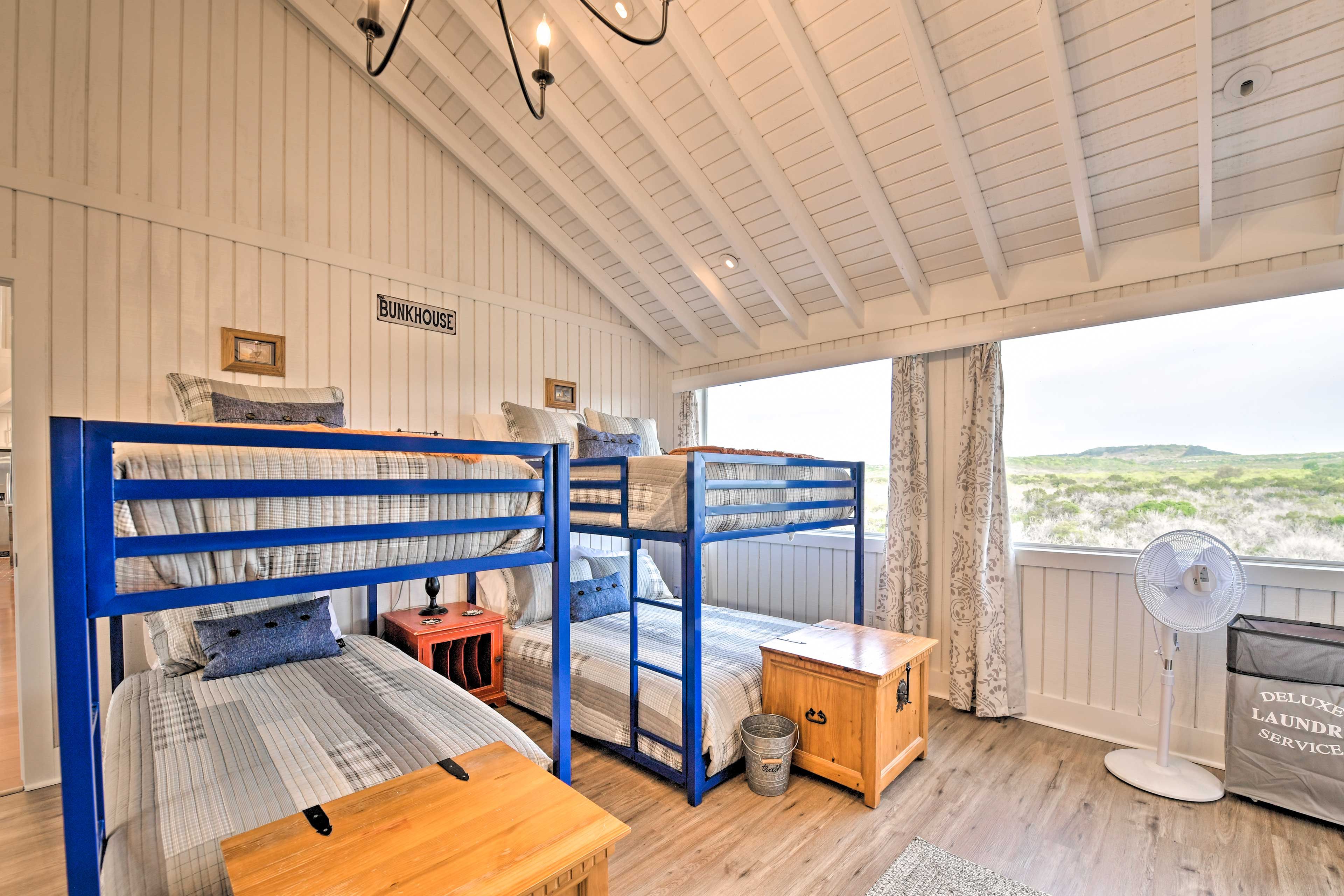 Bedroom 2 | 1st Floor