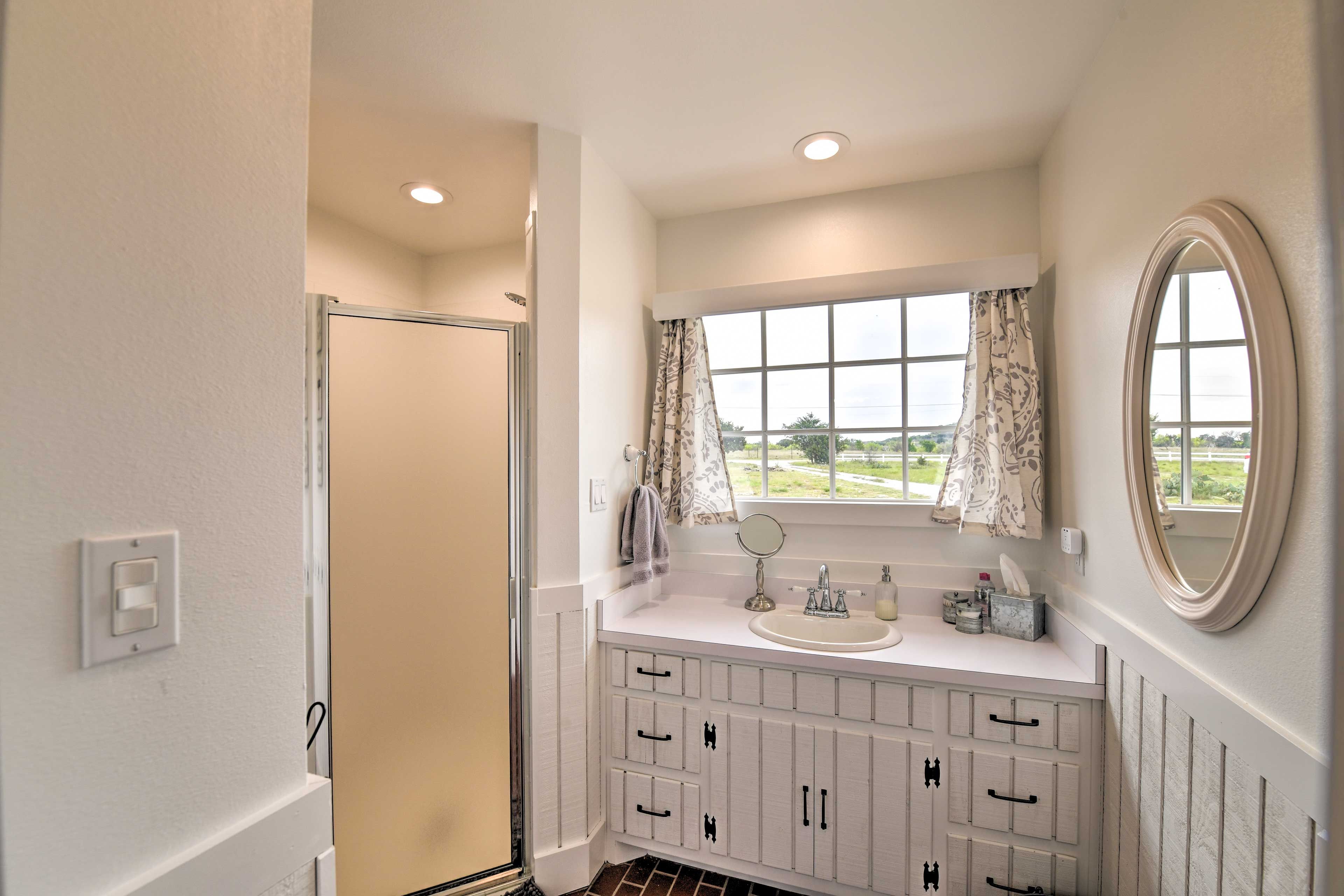 En-Suite Bathroom | Complimentary Toiletries
