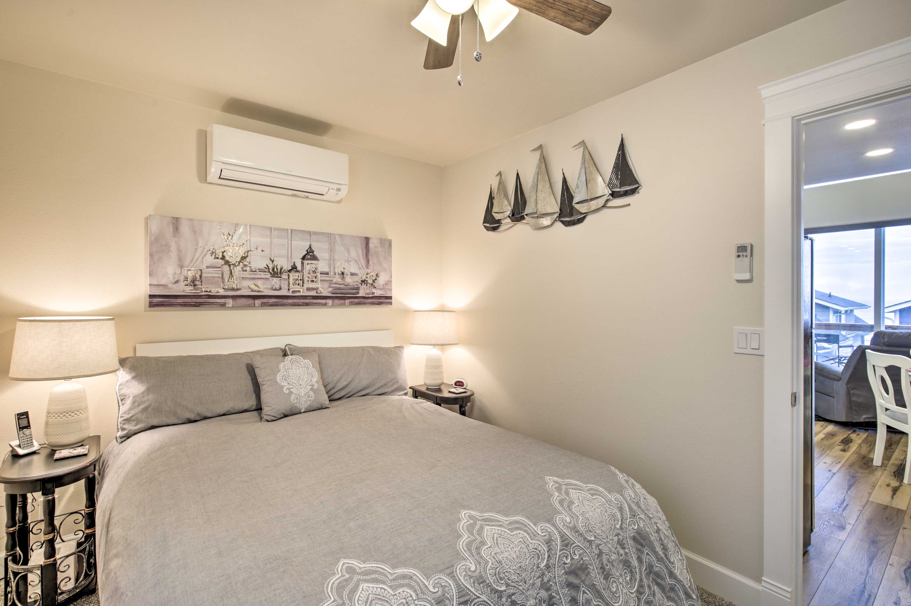 Bedroom 1 | Linens Provided | 1st Floor