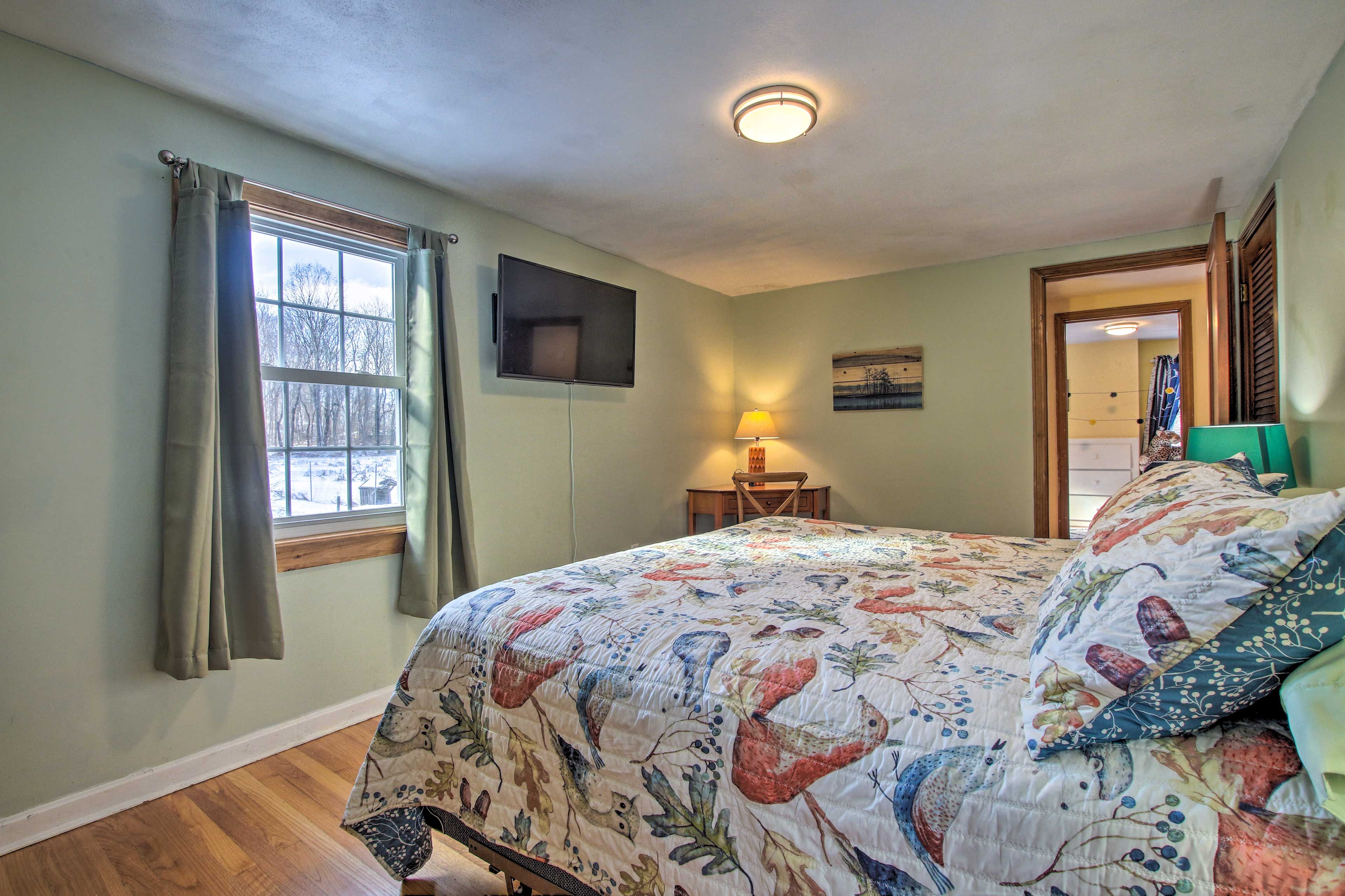 Bedroom 1 | 2nd Floor | King Bed