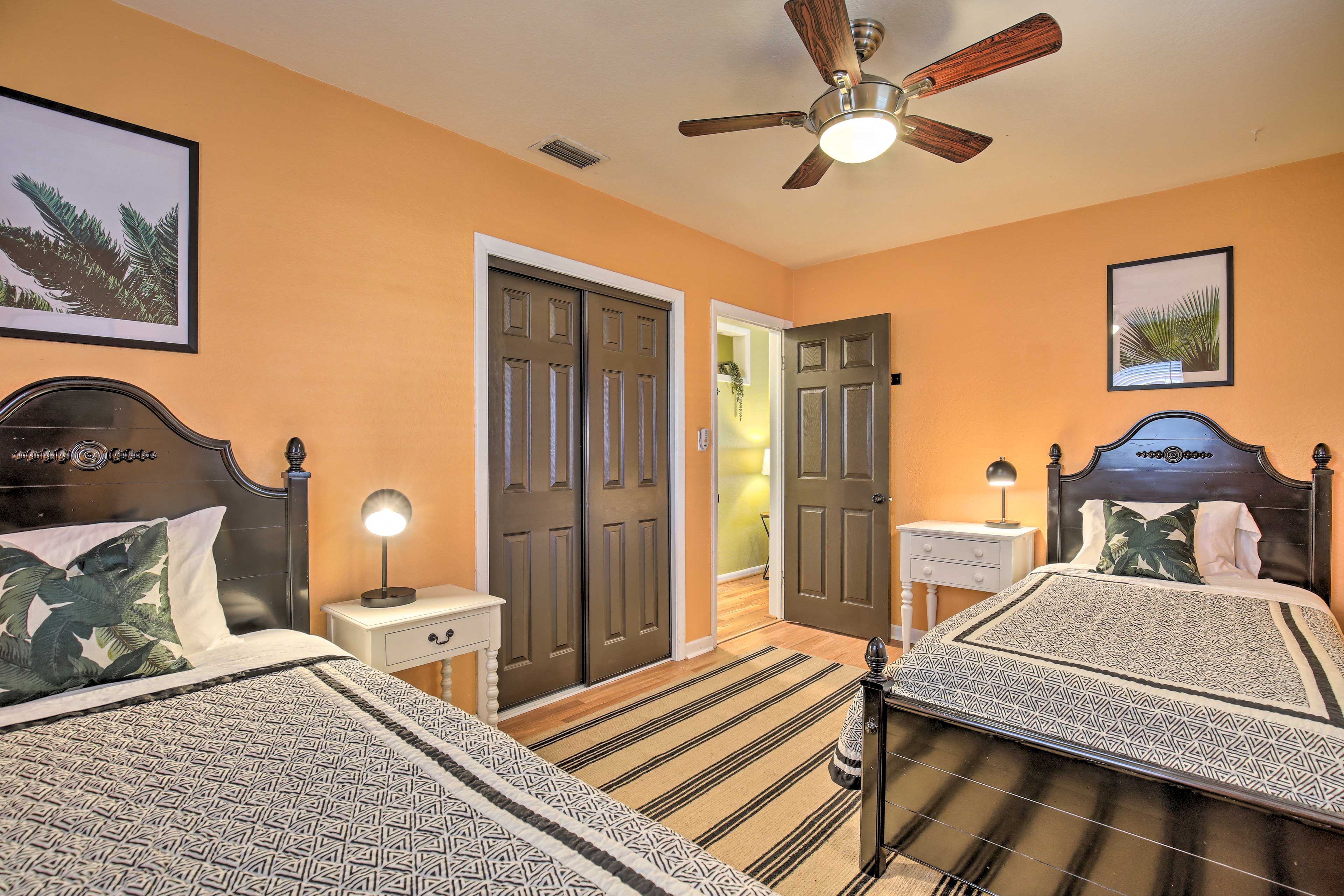 Bedroom 2 | 2 Twin Beds | Linens Provided