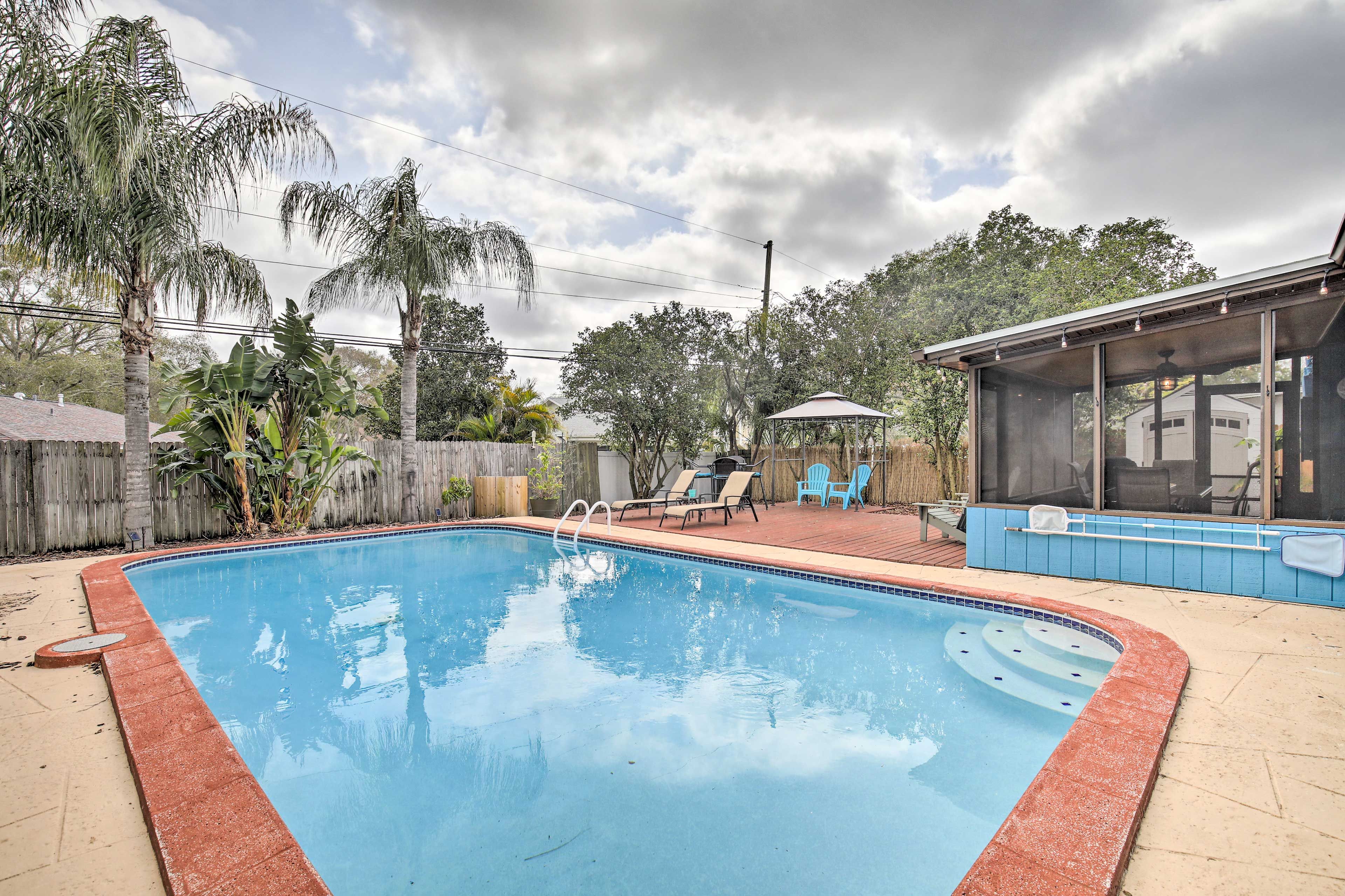 Enclosed Yard & Private Pool
