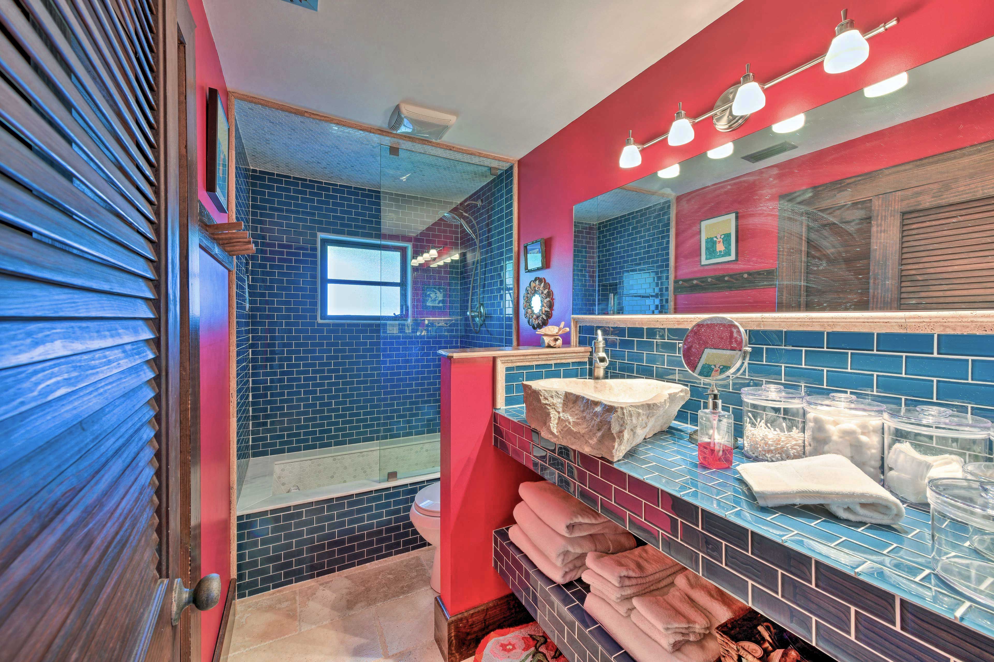Full Bathroom | Shower/Tub Combo