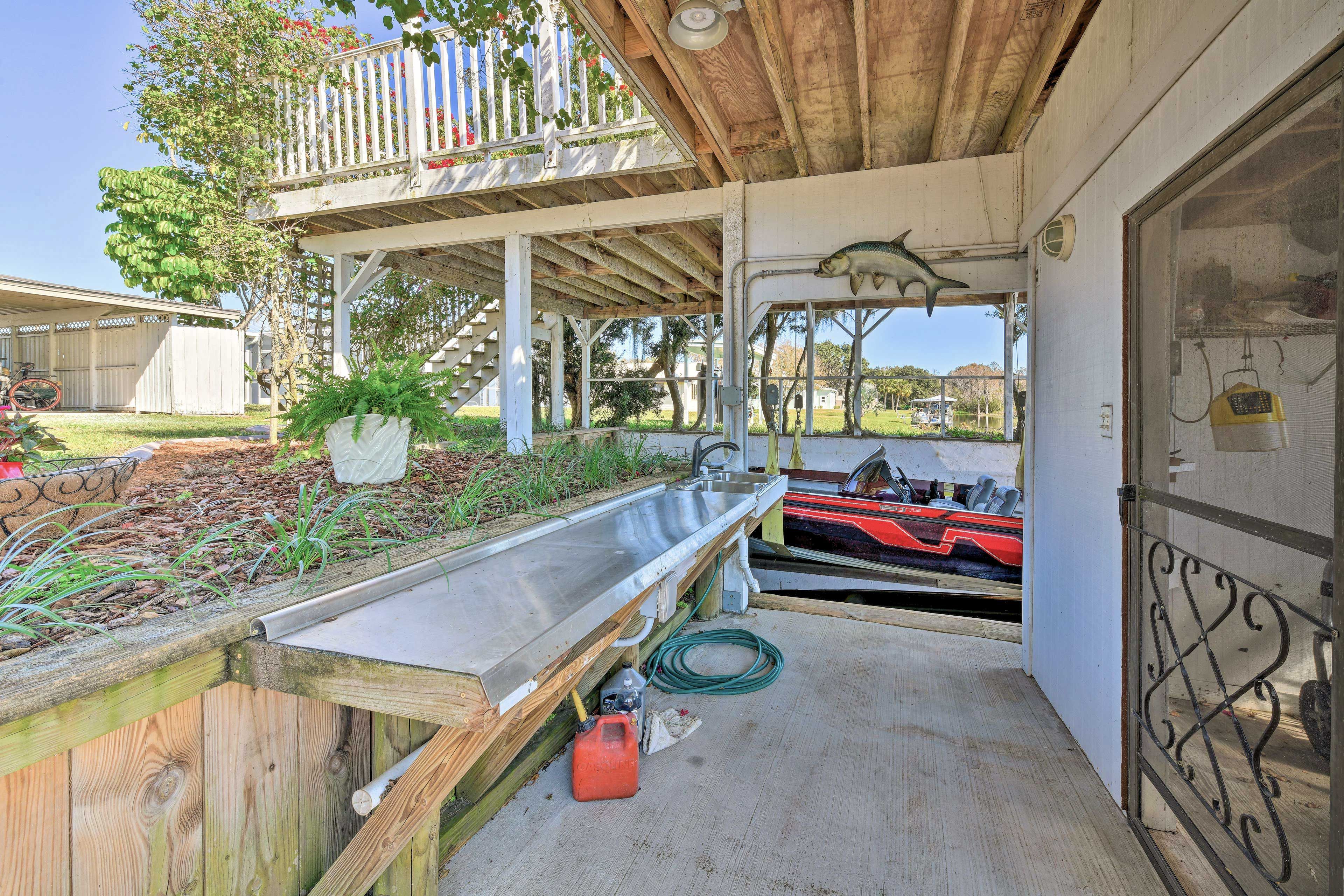 Fish Cleaning Station