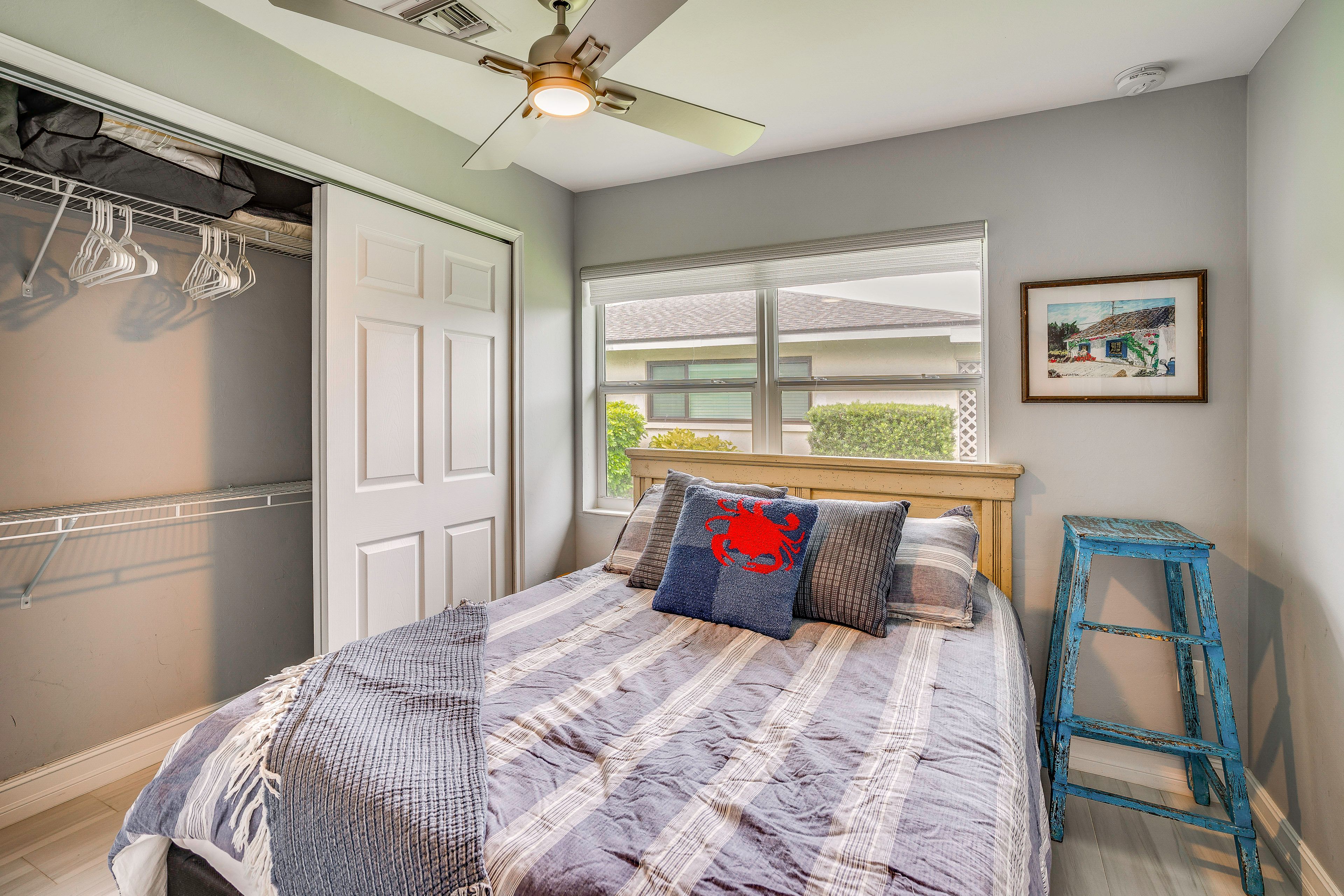 Bedroom 3 | Queen Bed