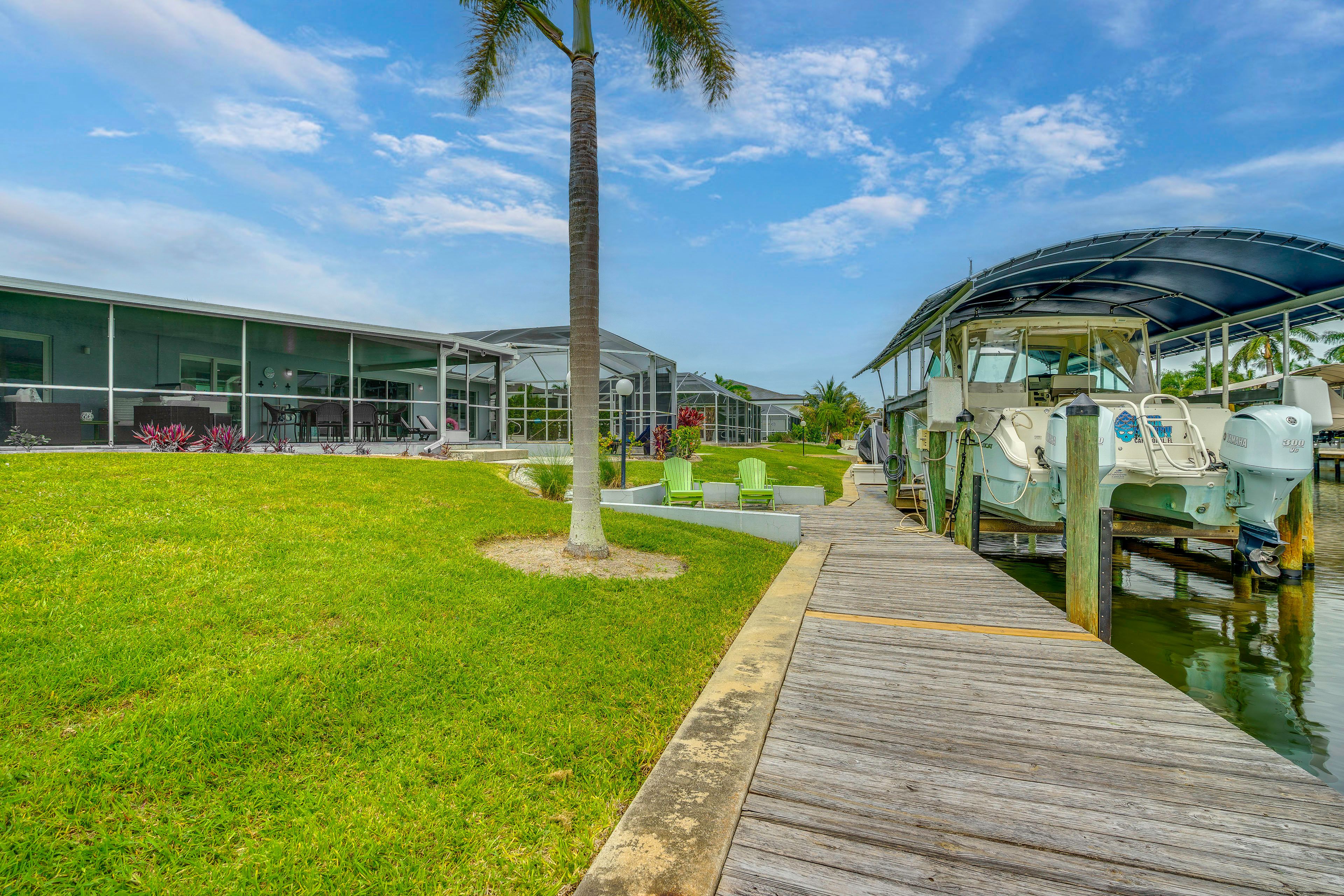 House Exterior | Dock Accommodates a 35-Foot Boat | Slip Not Available