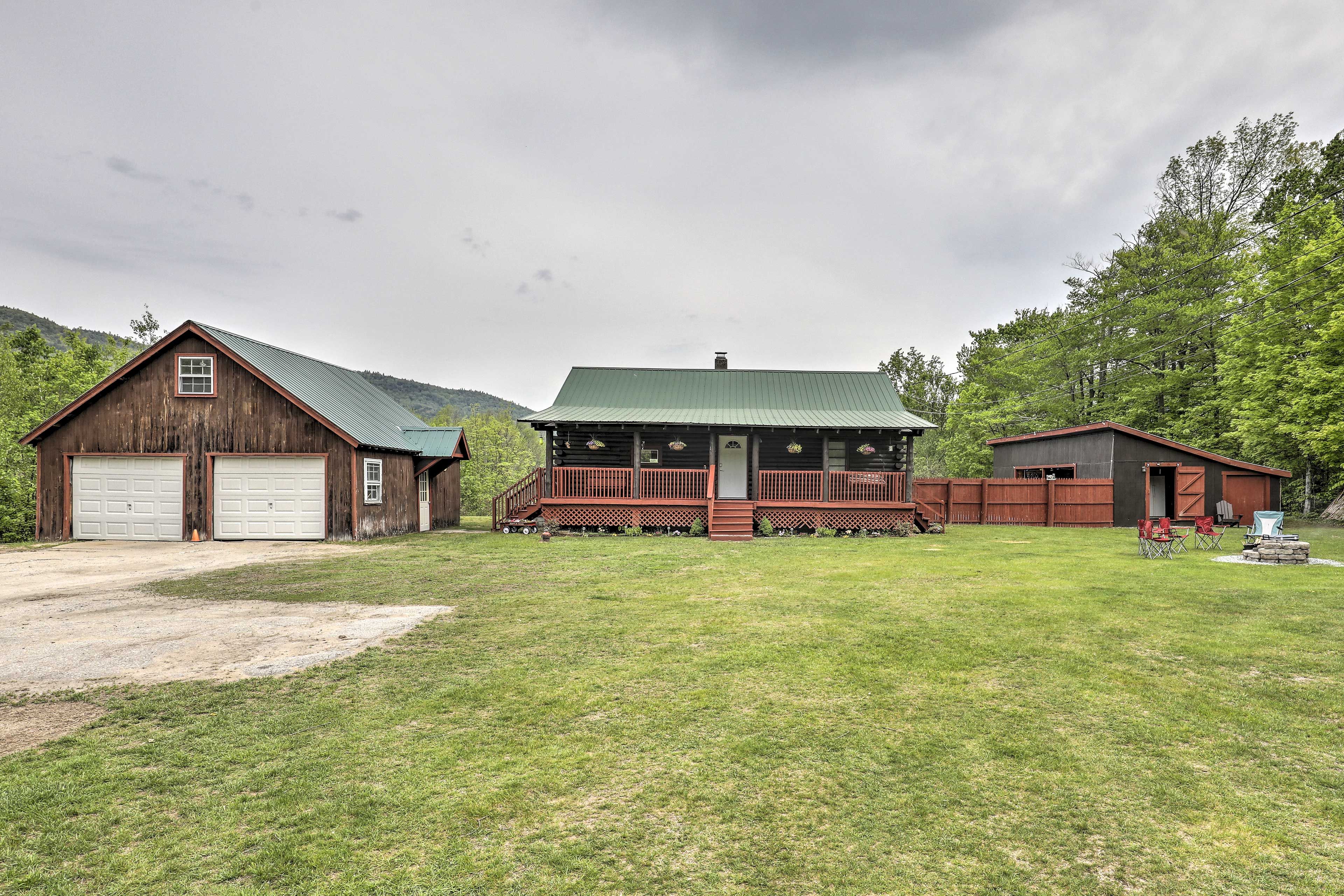 Cabin Exterior | Driveway Parking (5 Vehicles) | Carport (3 Vehicles) | Garage