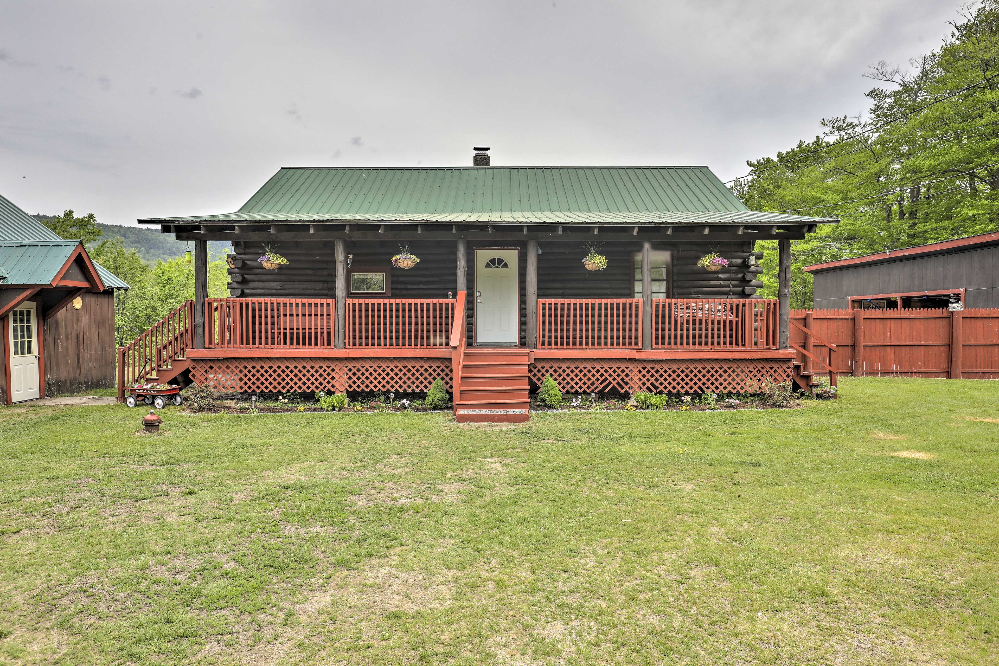 Cabin Exterior | Exterior Security Camera (1, Facing Out)