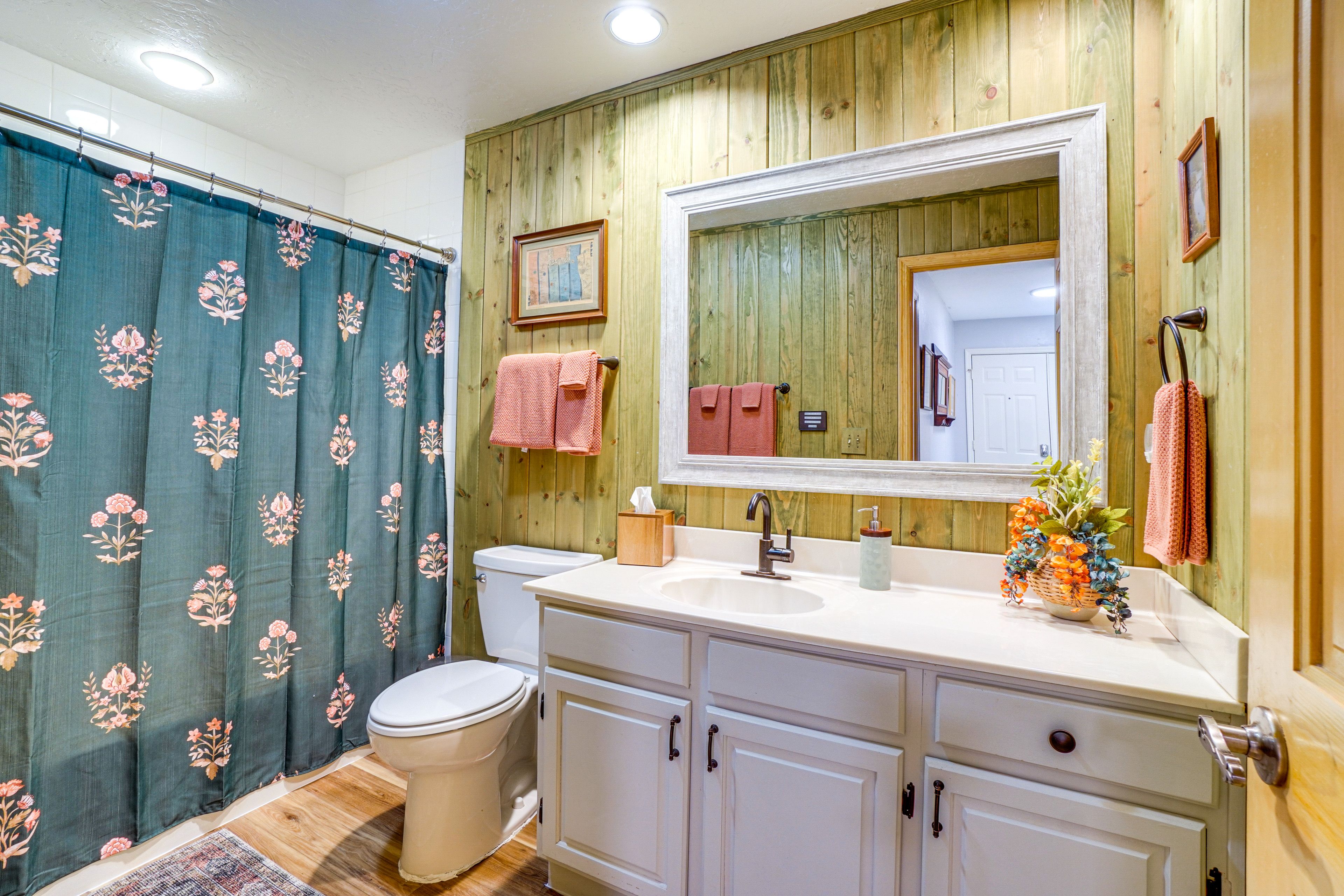 Full Bathroom
