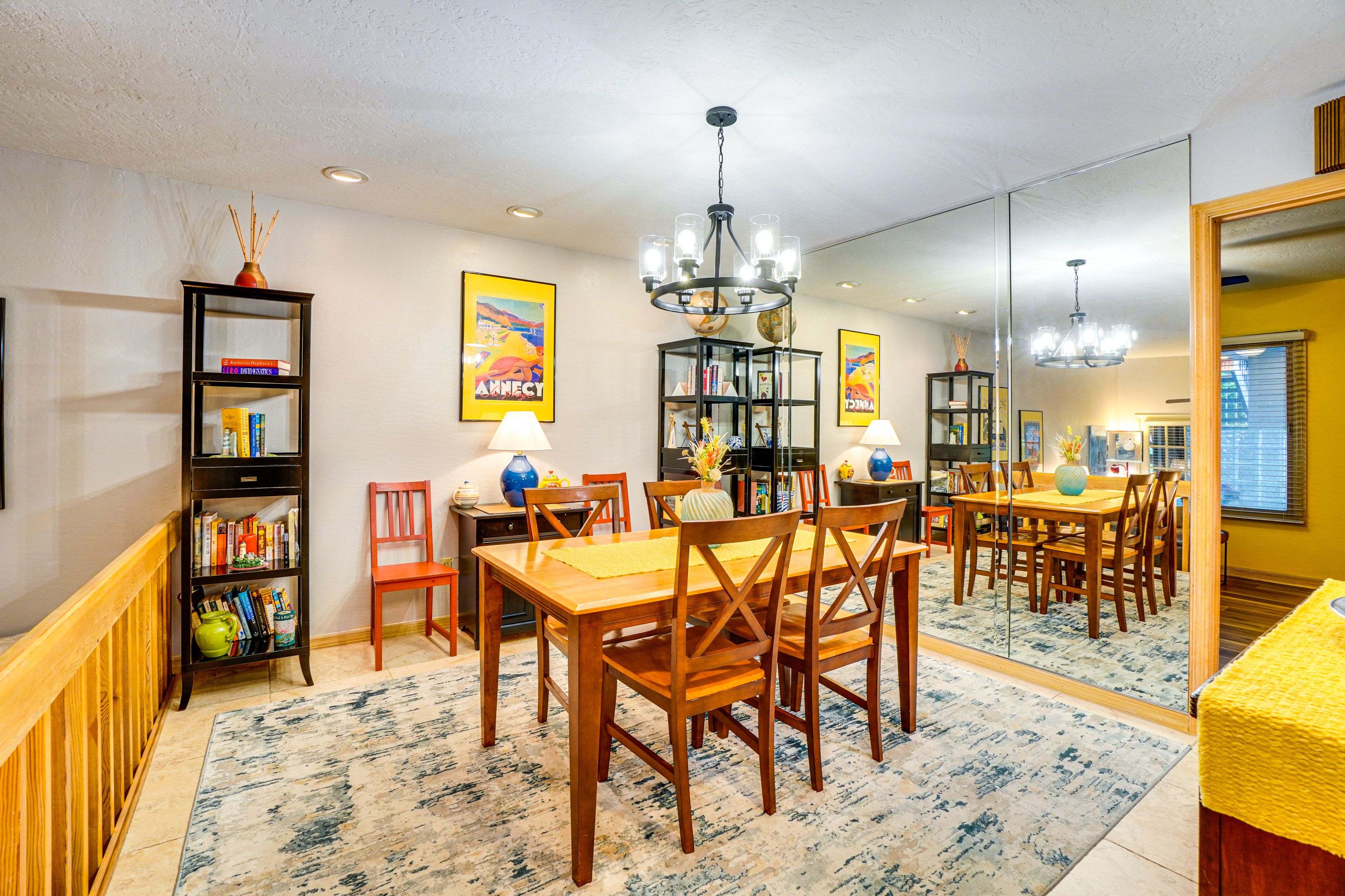 Dining Room | Dishes & Flatware Provided