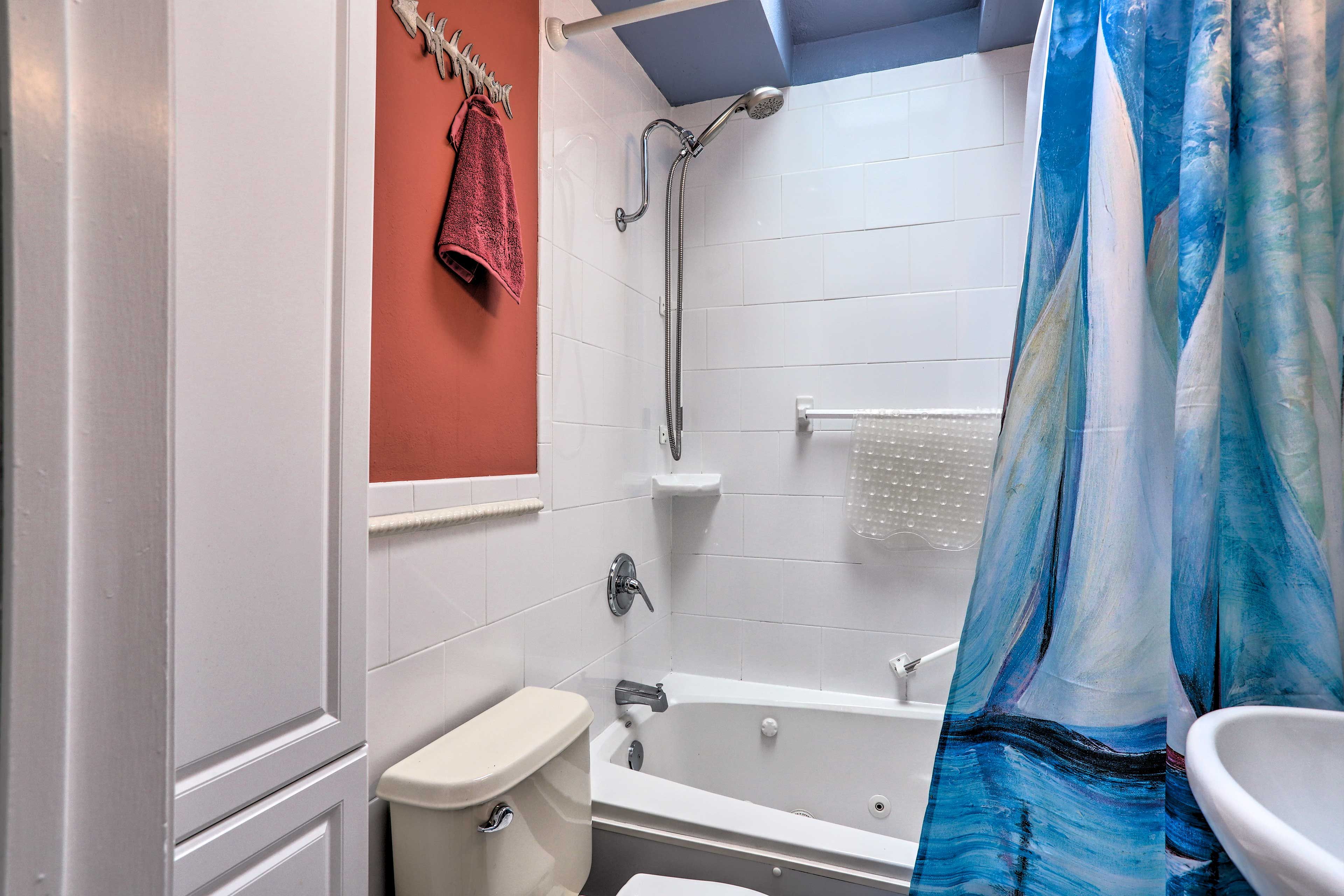 Bathroom | Jetted Tub | Grab Rail